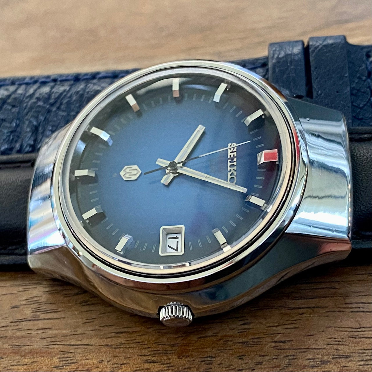 COMING SOON! Vintage August 1978 Seiko Quartz QR 3862-7010 with Blue Gradient Dial and White-Tipped Second Hand - Excellent Condition! - PRE-ORDER NOW!