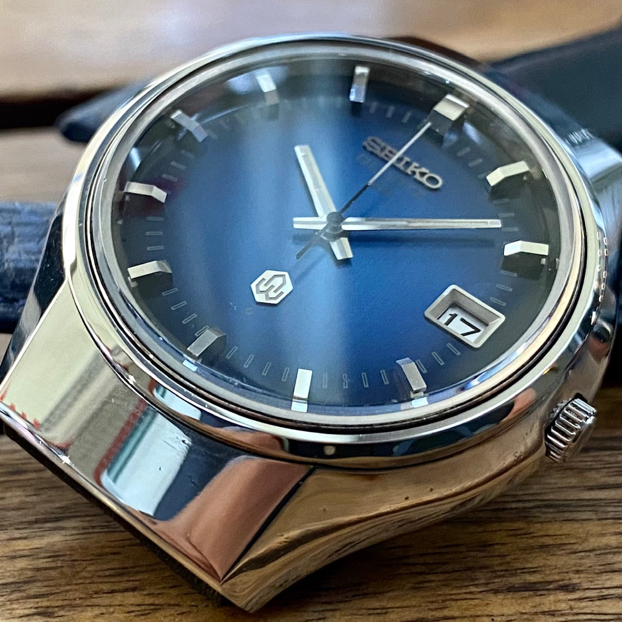 COMING SOON! Vintage August 1978 Seiko Quartz QR 3862-7010 with Blue Gradient Dial and White-Tipped Second Hand - Excellent Condition! - PRE-ORDER NOW!