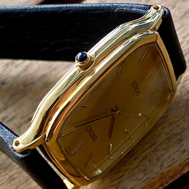 Vintage November 1993 Seiko Dolce Quartz Tank 5E31-5B30 Gold Plate SGP30