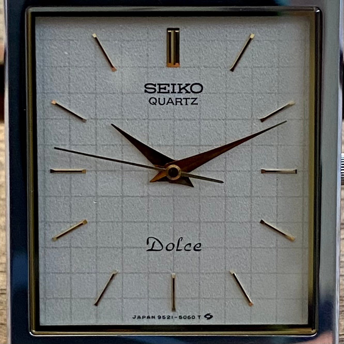 Vintage June 1985 SHA Seiko Dolce Tank Quartz 9521-5050 - Graph Dial
