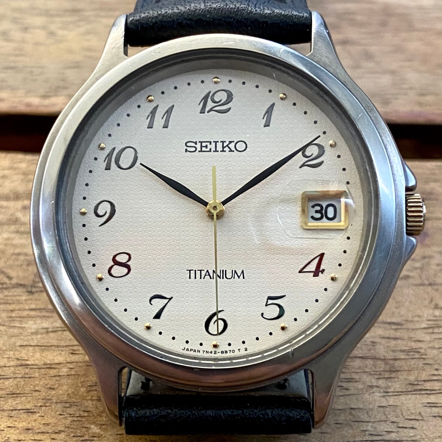 Vintage December 1992 Seiko Titanium Quartz 7N42-8A60 Cream Waffle Dial