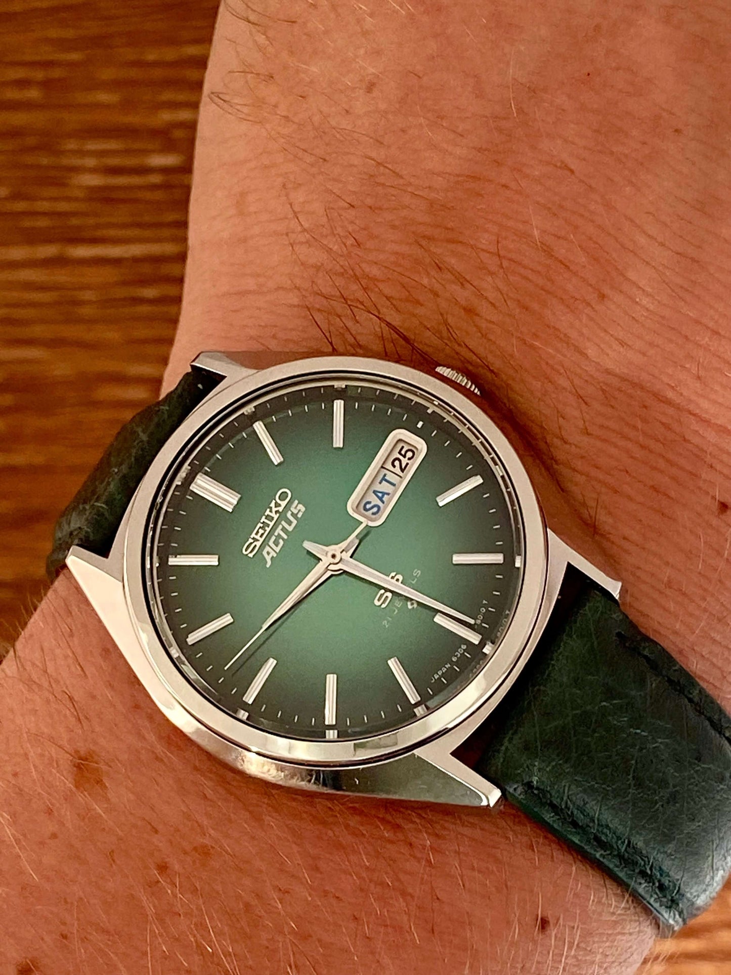 Vintage Seiko Actus SS 6306-8020 SERVICED Auto, Green, September 1976 UK VINTAGE WATCH LTD