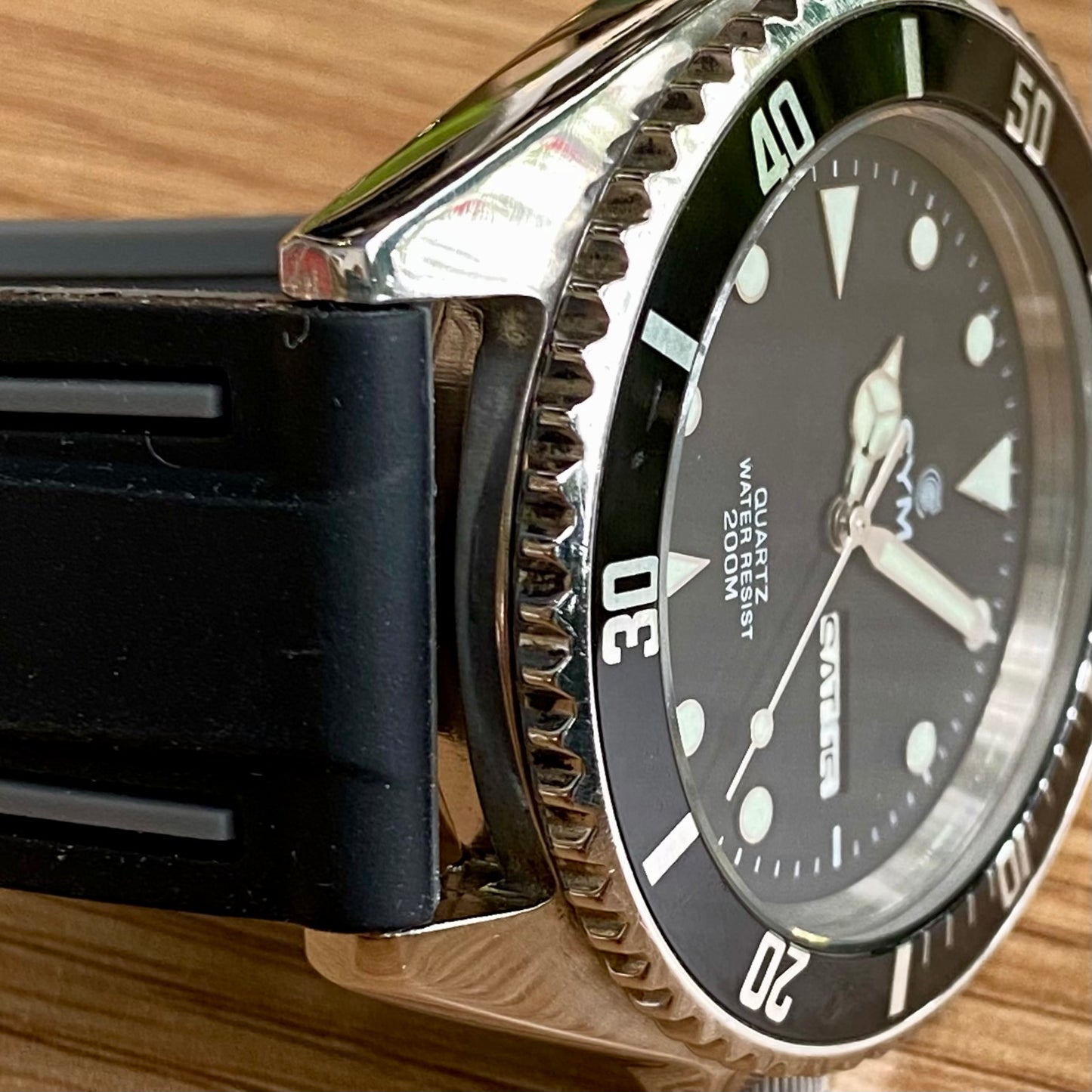 Vintage Cyma Quartz Diver 43mm “Baby Submariner” Ref. 9111 ETA 955.422