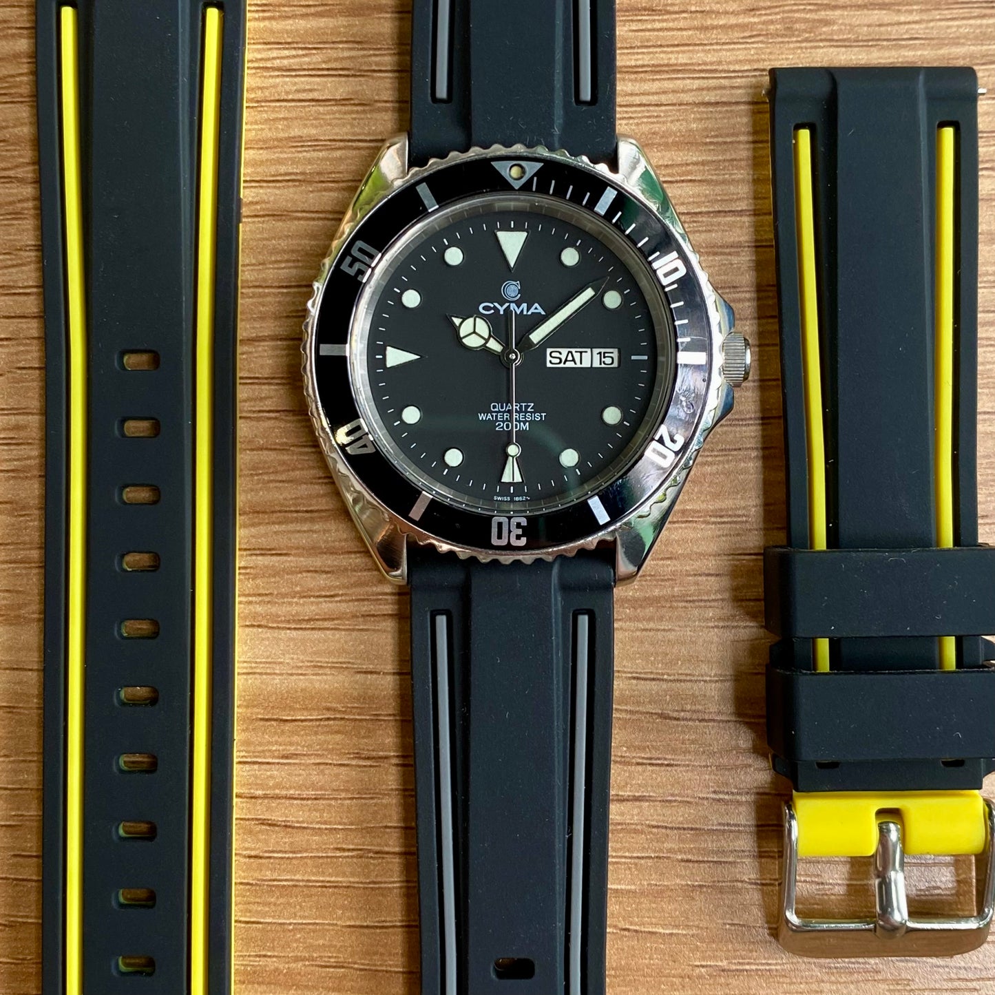 Vintage Cyma Quartz Diver 43mm “Baby Submariner” Ref. 9111 ETA 955.422