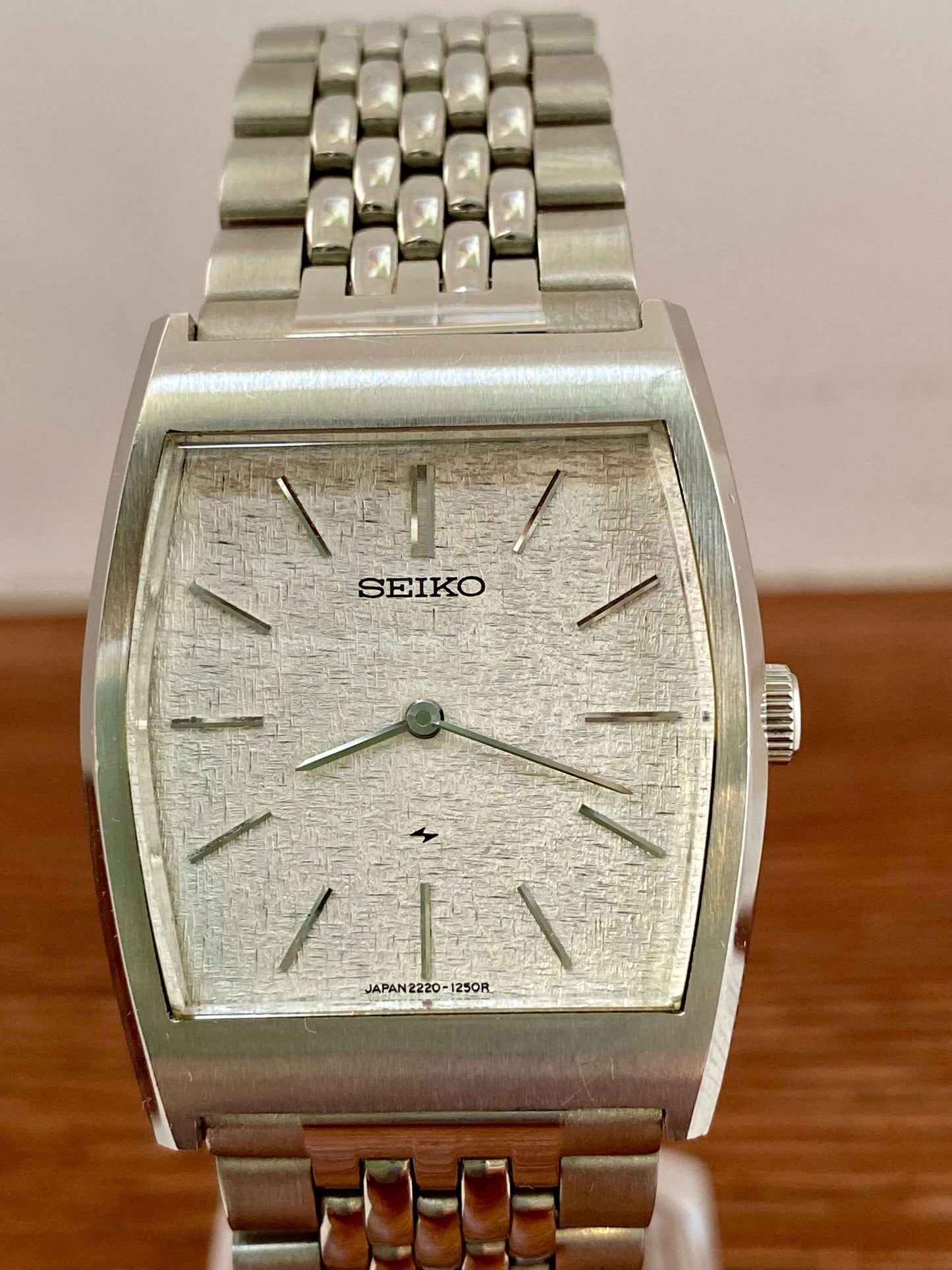 Vintage Seiko 2220-3420 Chariot August 1974 Hand Wind, Hi-Beat UK VINTAGE WATCH LTD