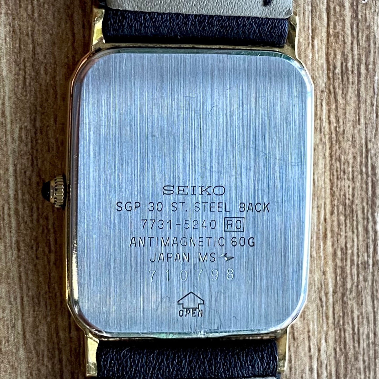 Vintage January 1997 Seiko Quartz Dolce 7731-5240 Tank - Champagne Linen Dial