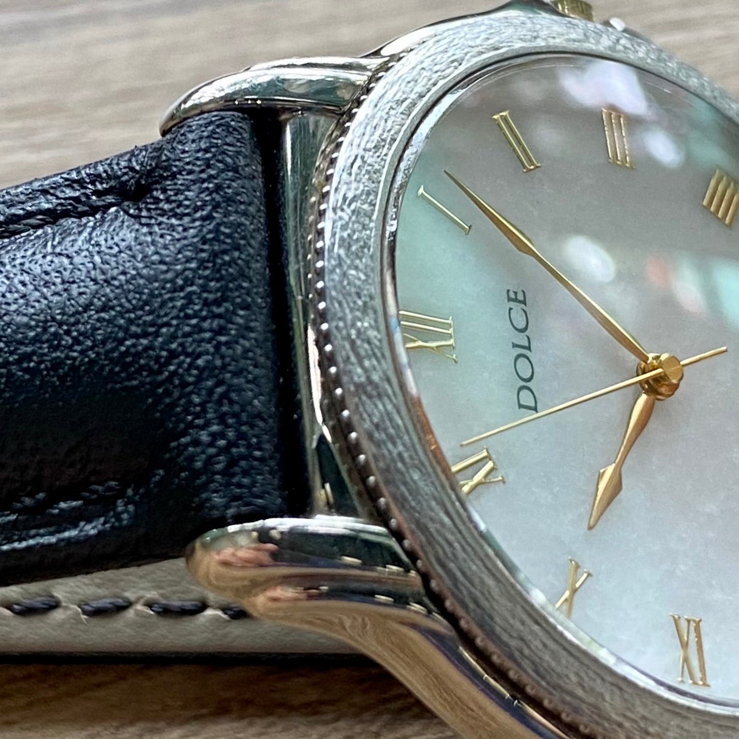 Vintage March 1992 Seiko Dolce Quartz 8N41-6180 Mother of Pearl Dial – Hammered Case