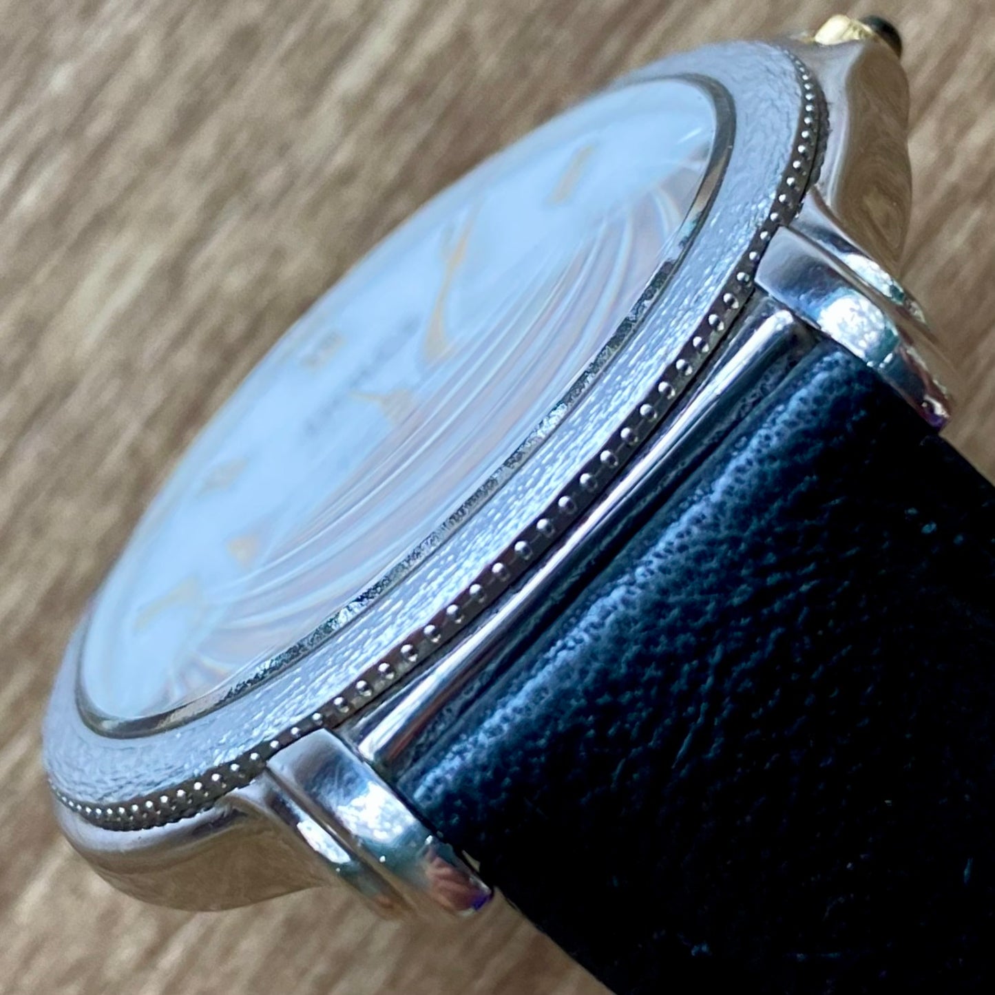 Vintage March 1992 Seiko Dolce Quartz 8N41-6180 Mother of Pearl Dial – Hammered Case