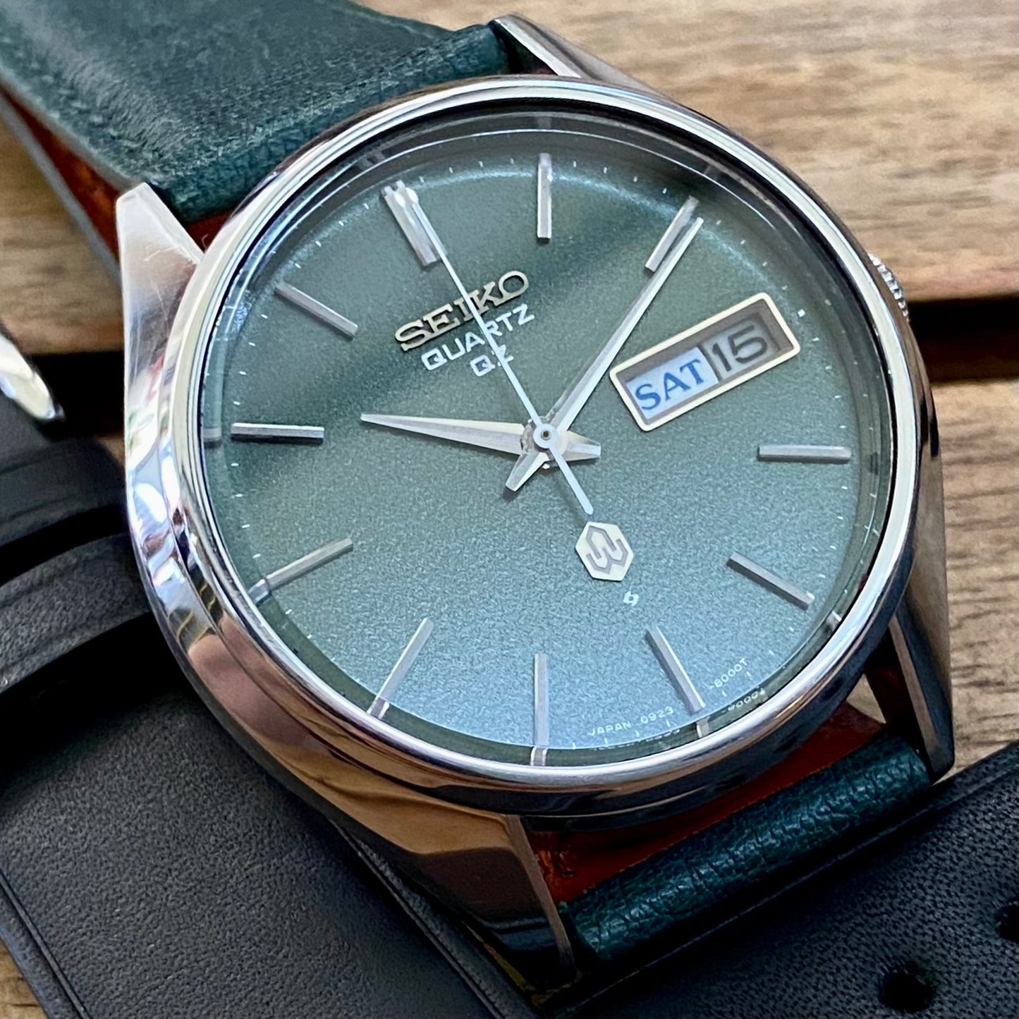 COMING SOON! Vintage August 1974 Seiko Quartz QZ 0923-8000 Green Sand Dial