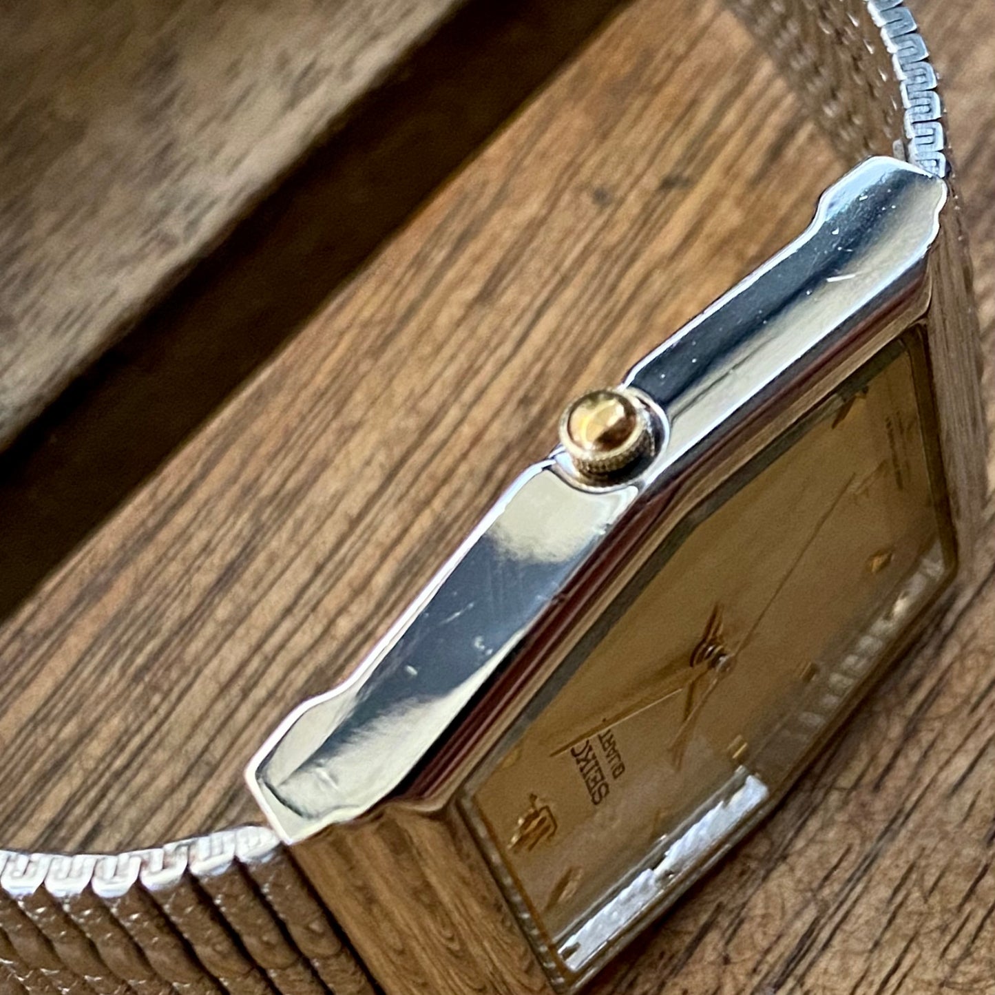 Vintage July 1992 Seiko Quartz Galaxy V701-5J90 White Steel Hexagonal 2–Tone Case 277718