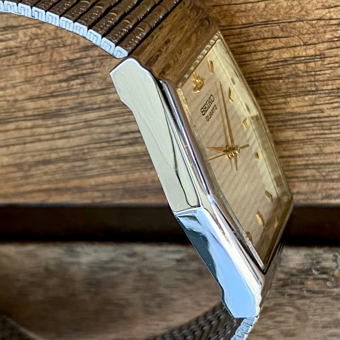 Vintage July 1992 Seiko Quartz Galaxy V701-5J90 White Steel Hexagonal 2–Tone Case 277718