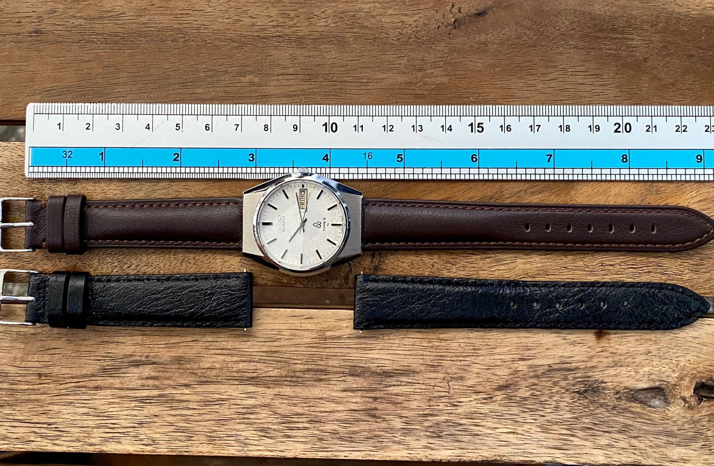 Rare Vintage Seiko Quartz 4336-8050 Type II Snowflake Patina, October 1977 UK VINTAGE WATCH LTD