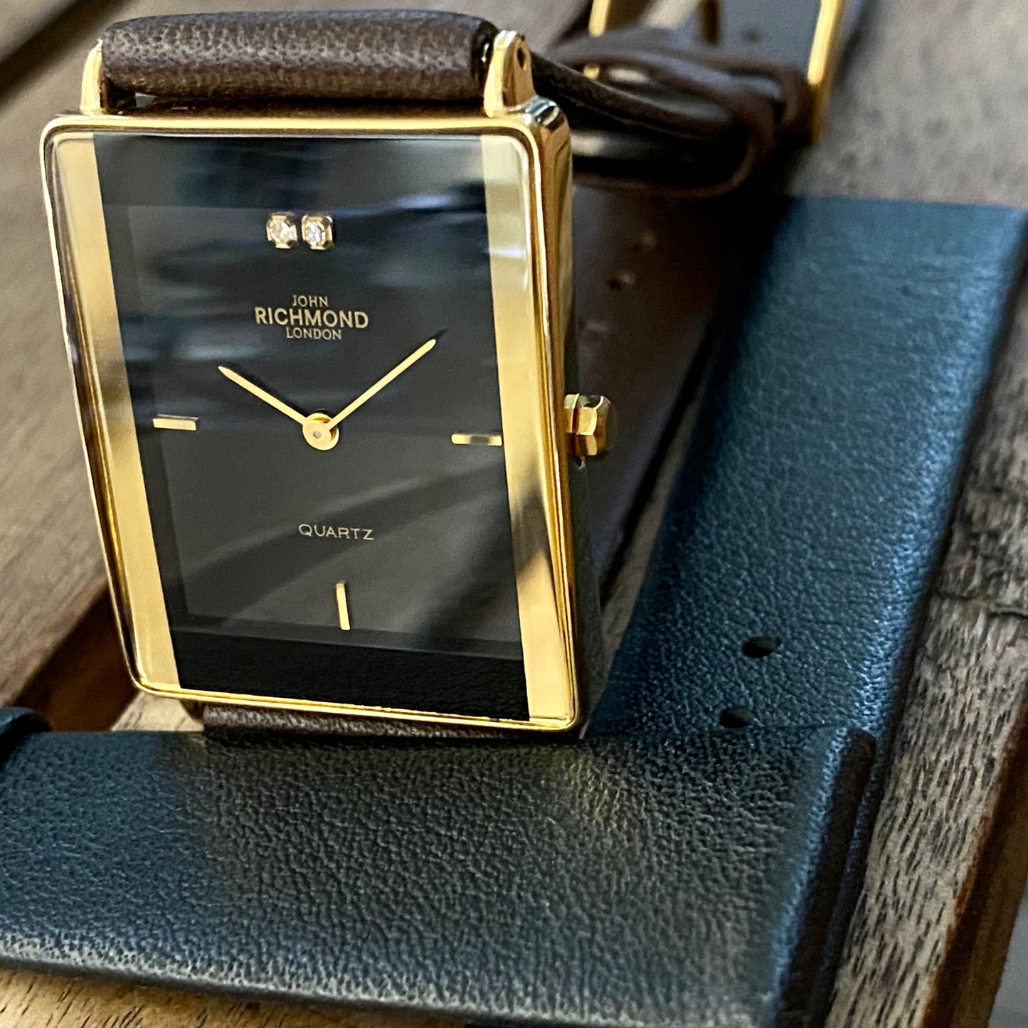 RARE Vintage 1999 John Richmond London JRM-7M Black Dial with 2 real diamonds - Pie pan crown