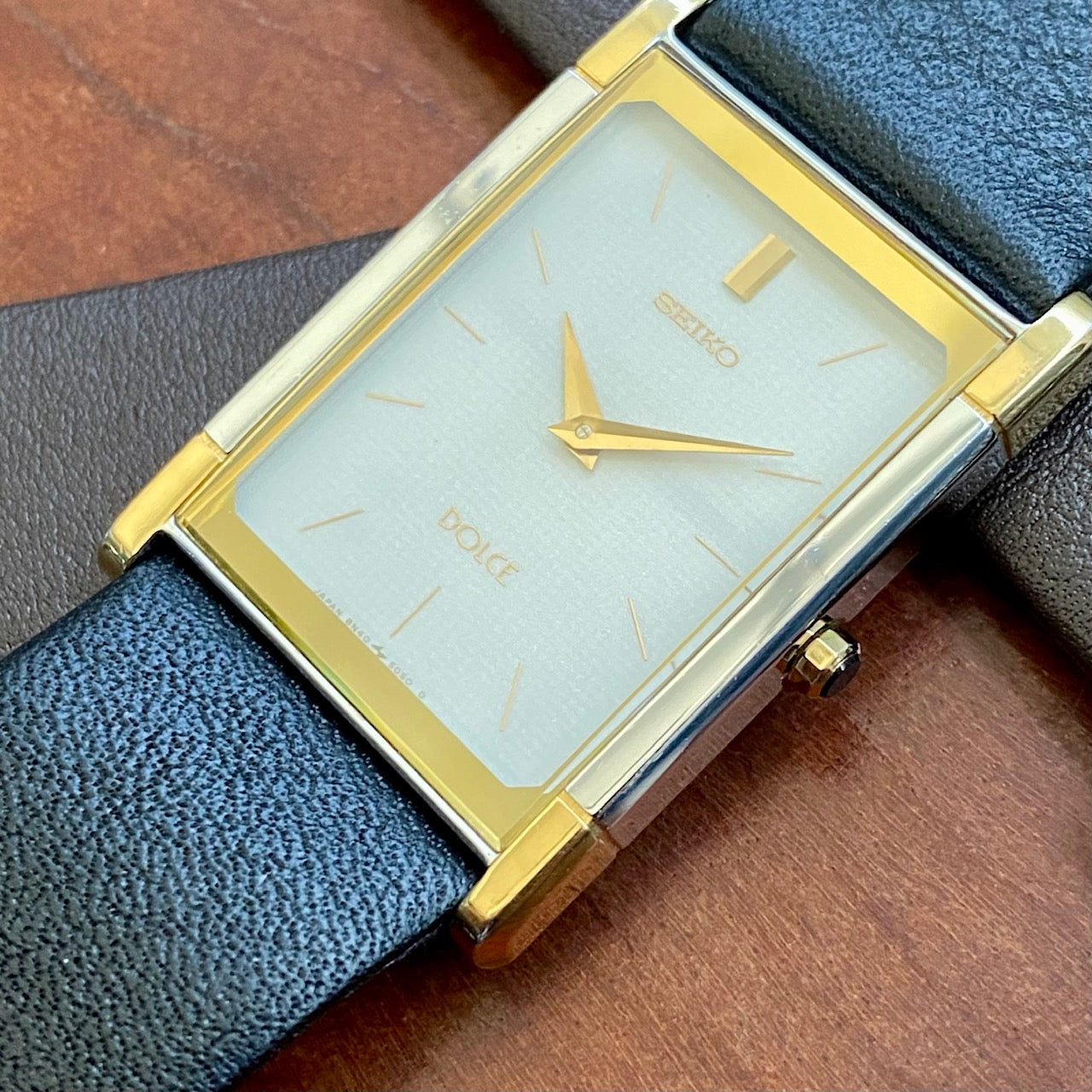 Vintage November 1999 Seiko Dolce Quartz Tank 8N40-5030 White Waffle Gold Cap