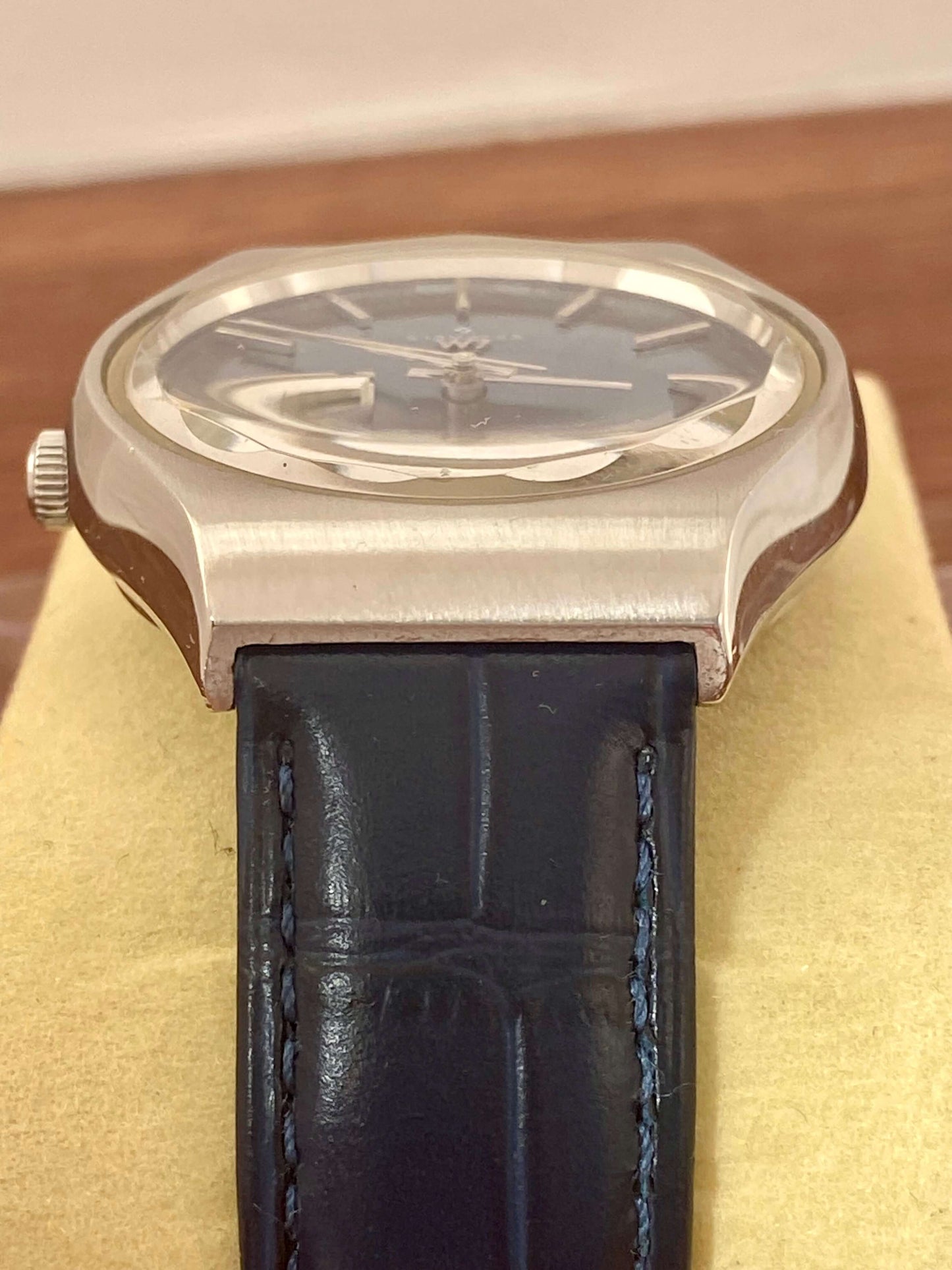 Vintage Seiko Lord Matic 5606-8100 Serviced Blue Tosca, October 1975 UK VINTAGE WATCH LTD