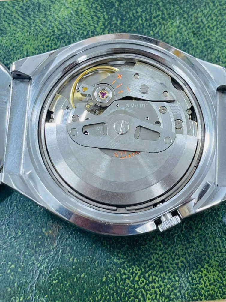 Vintage Seiko 5 Actus 6106-7690 watch movement showing excellent condition and craftsmanship.