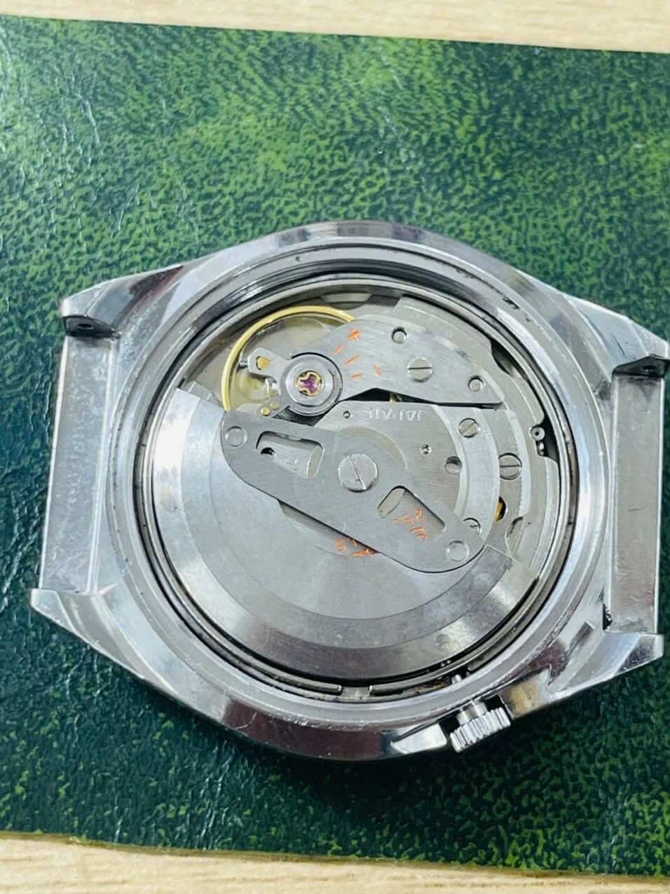 Vintage Seiko 5 Actus 6106-7690 SS SERVICED Red Dial, October 1973