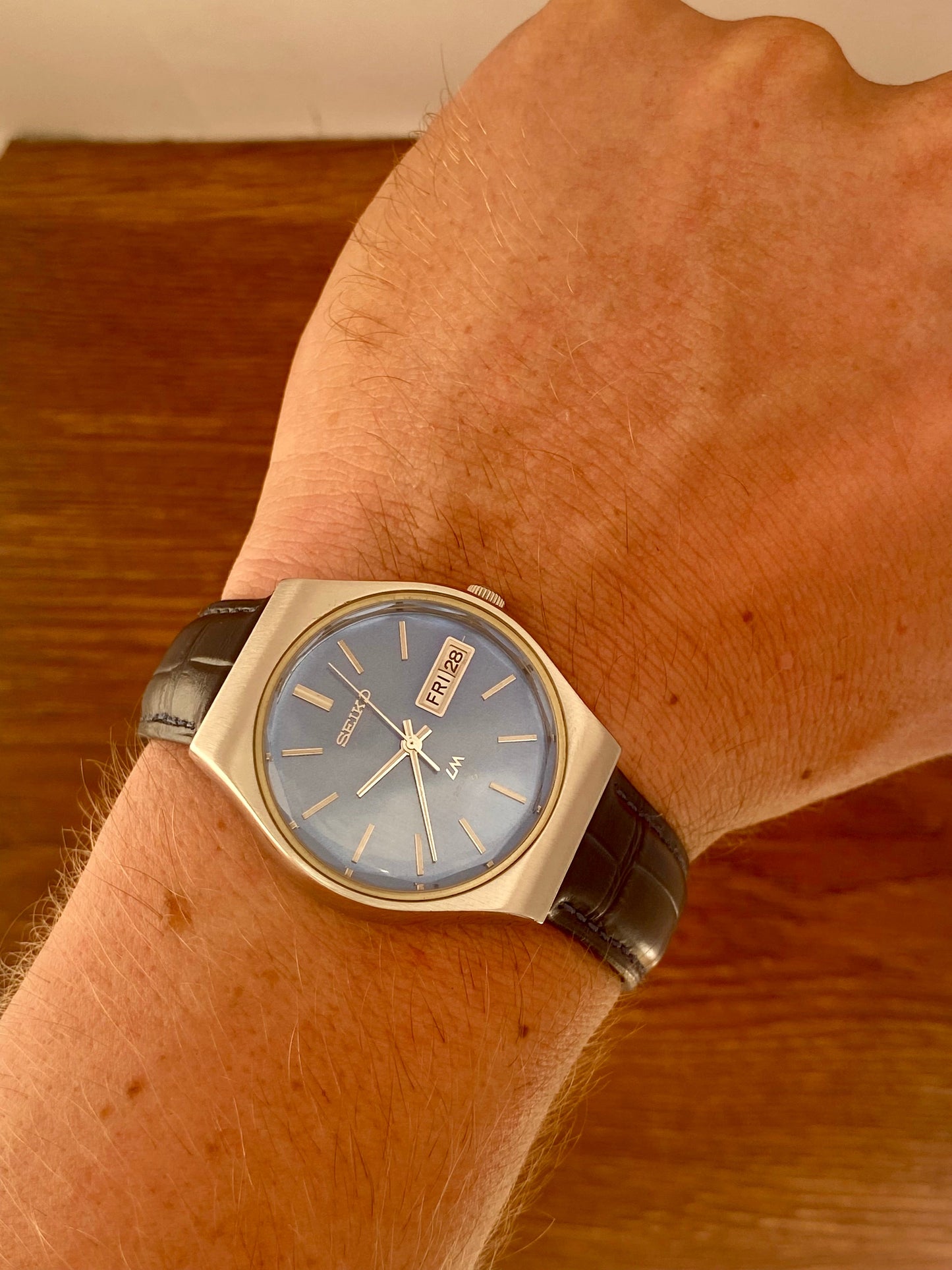 Vintage Seiko Lord Matic 5606-8100 Serviced Blue Tosca, October 1975 UK VINTAGE WATCH LTD