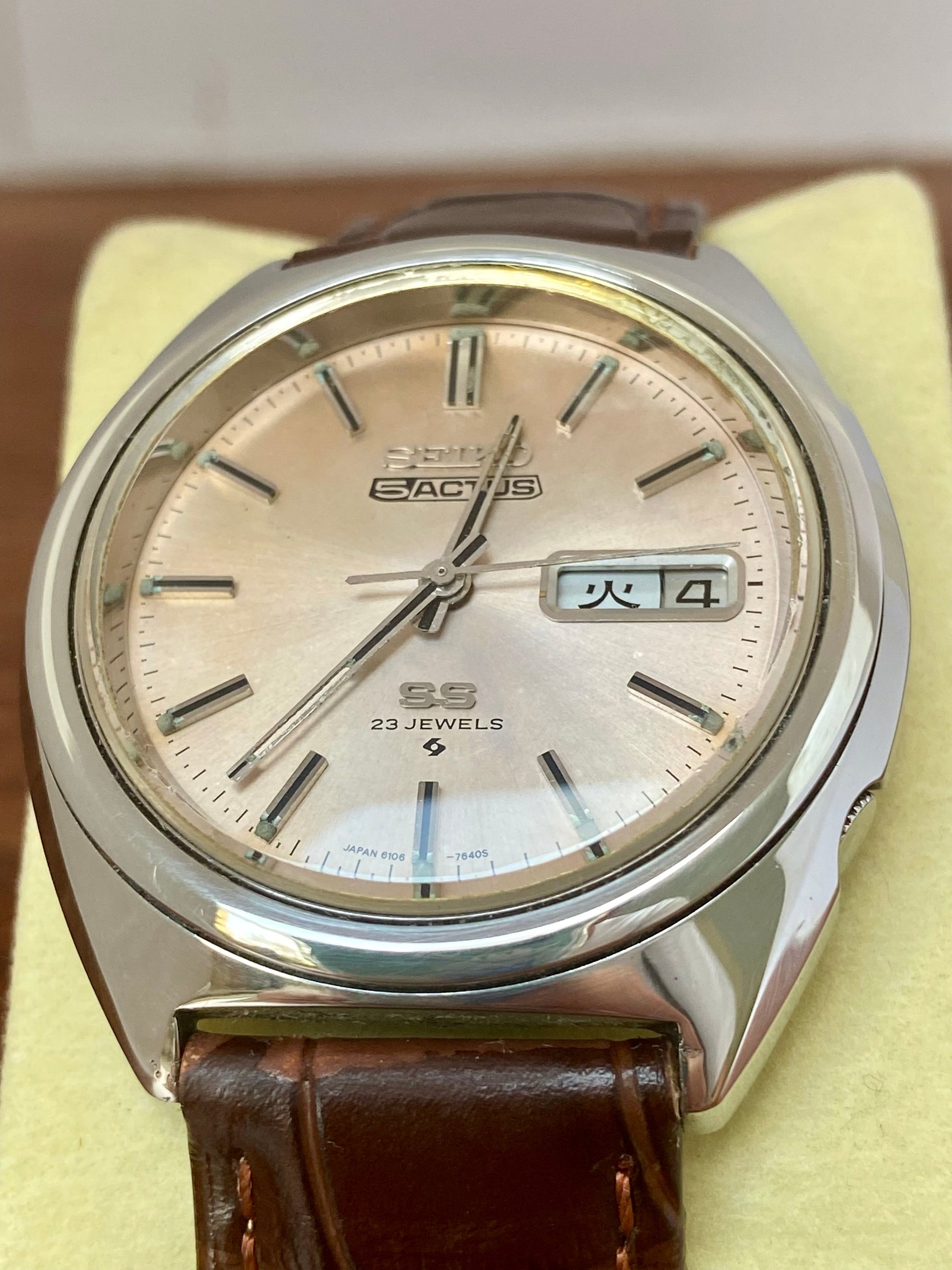 Vintage Seiko 5 SS Actus 6106-7520, Serviced, Salmon Dial November 1972 UK VINTAGE WATCH LTD
