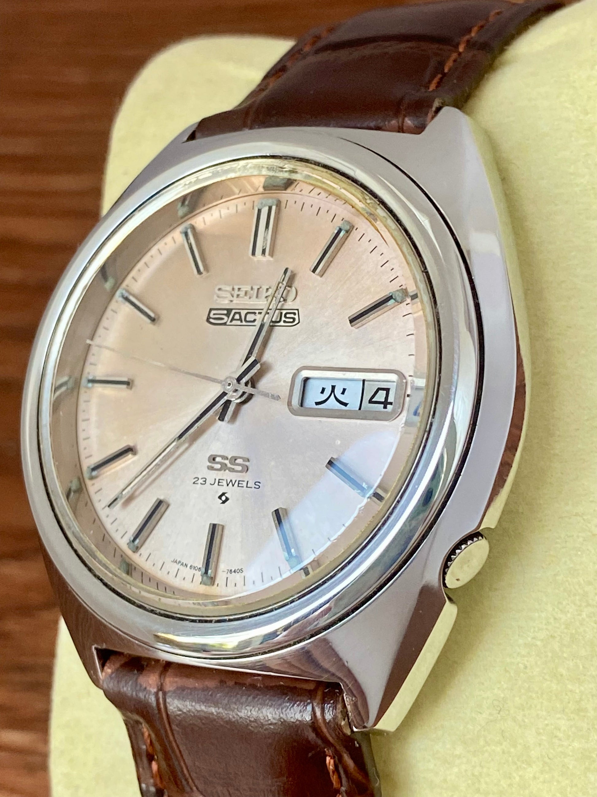 Vintage Seiko 5 SS Actus 6106-7520, Serviced, Salmon Dial November 1972 UK VINTAGE WATCH LTD