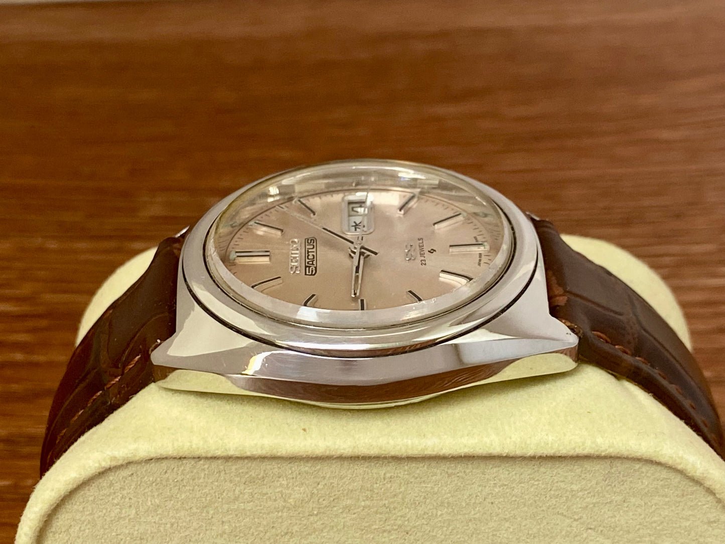 Vintage Seiko 5 SS Actus 6106-7520, Serviced, Salmon Dial November 1972 UK VINTAGE WATCH LTD