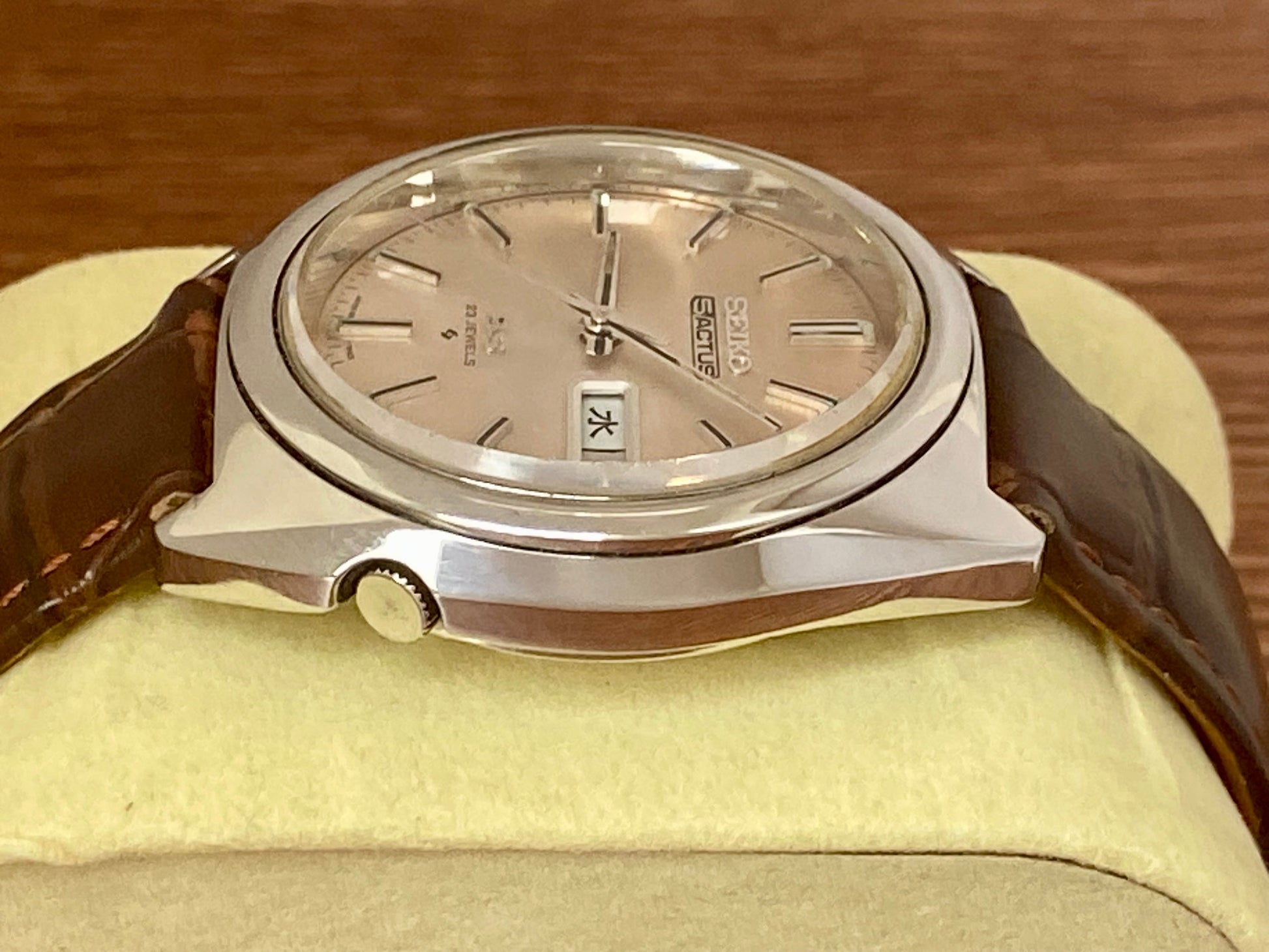 Vintage Seiko 5 SS Actus 6106-7520, Serviced, Salmon Dial November 1972 UK VINTAGE WATCH LTD