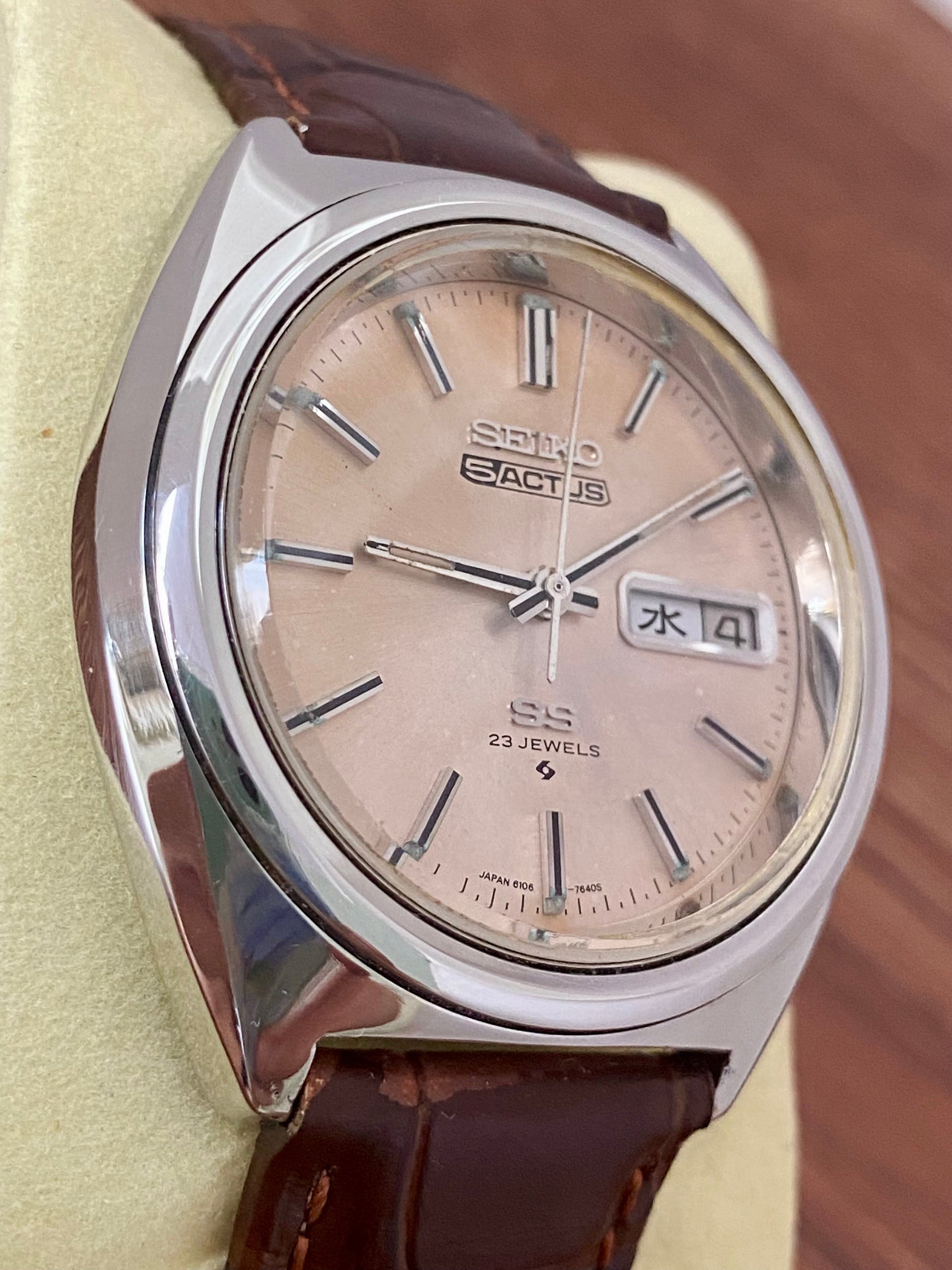 Vintage Seiko 5 SS Actus 6106-7520, Serviced, Salmon Dial November 1972 UK VINTAGE WATCH LTD