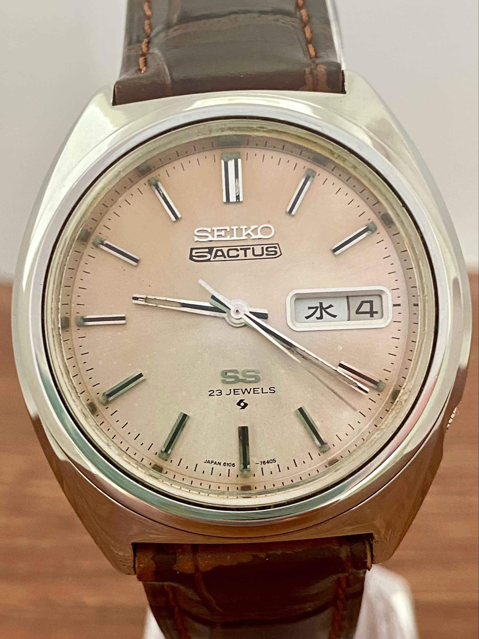 Vintage Seiko 5 SS Actus 6106-7520, Serviced, Salmon Dial November 1972 UK VINTAGE WATCH LTD