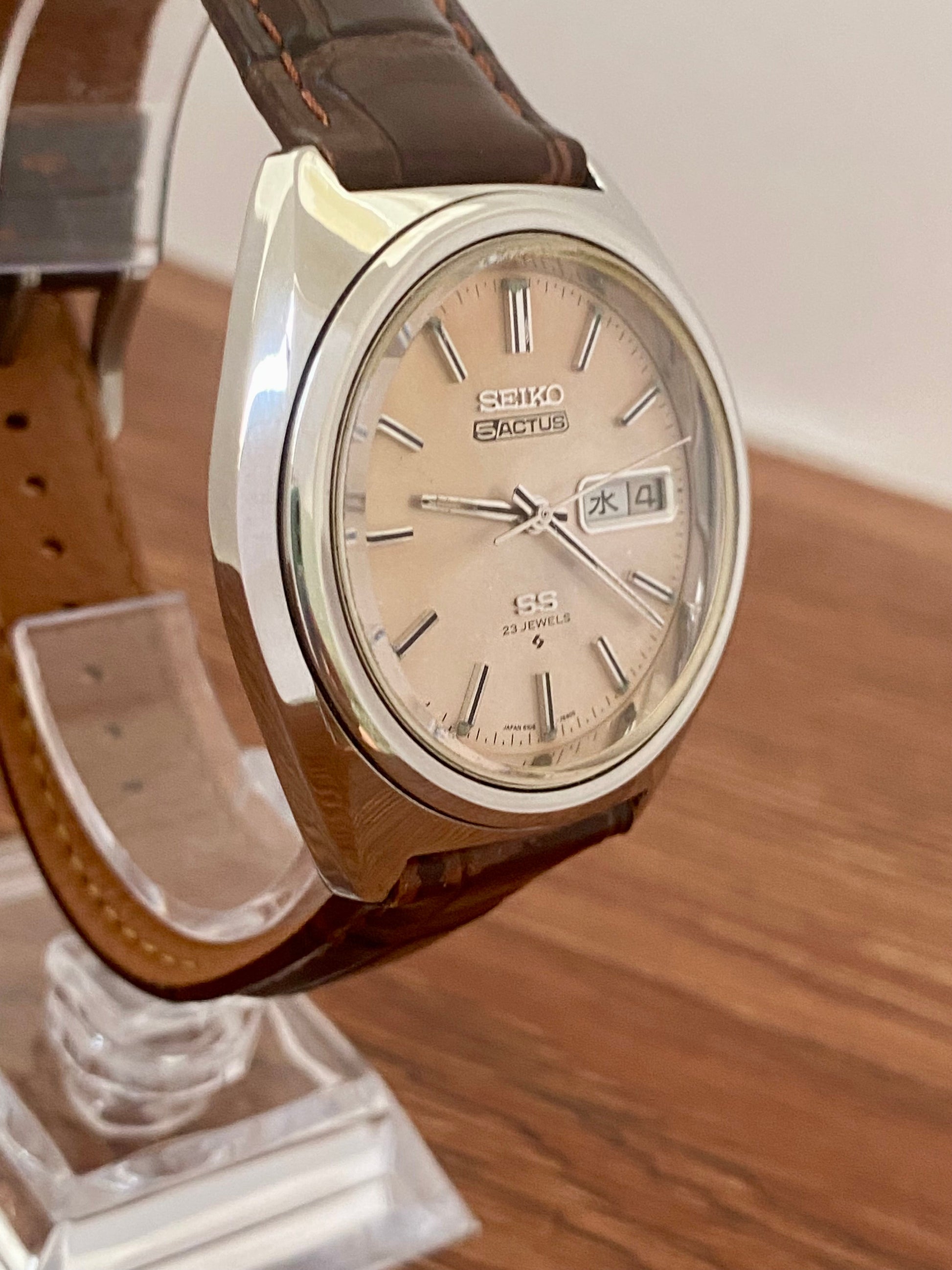 Vintage Seiko 5 SS Actus 6106-7520, Serviced, Salmon Dial November 1972 UK VINTAGE WATCH LTD