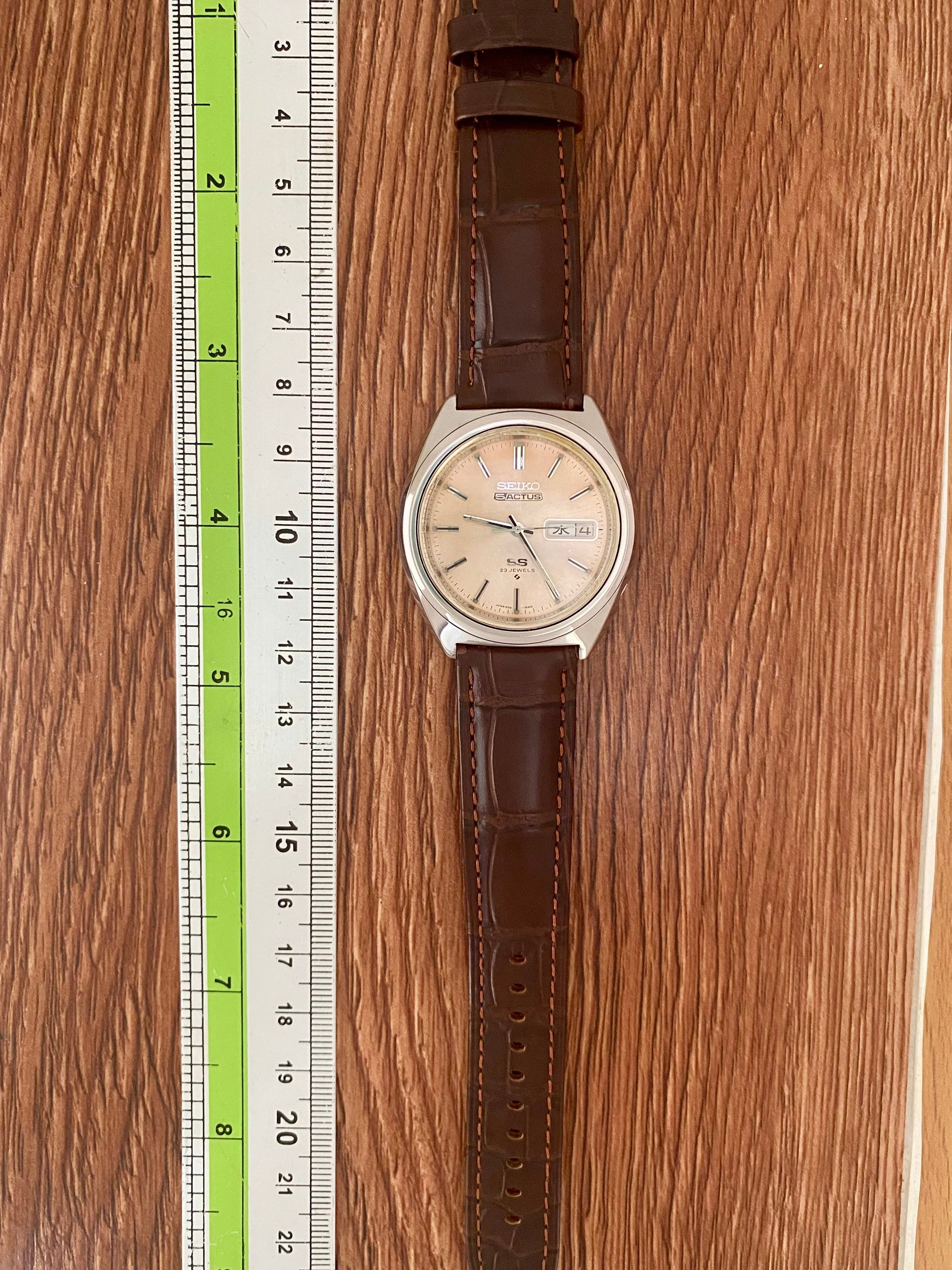 Vintage Seiko 5 SS Actus 6106-7520, Serviced, Salmon Dial November 1972 UK VINTAGE WATCH LTD