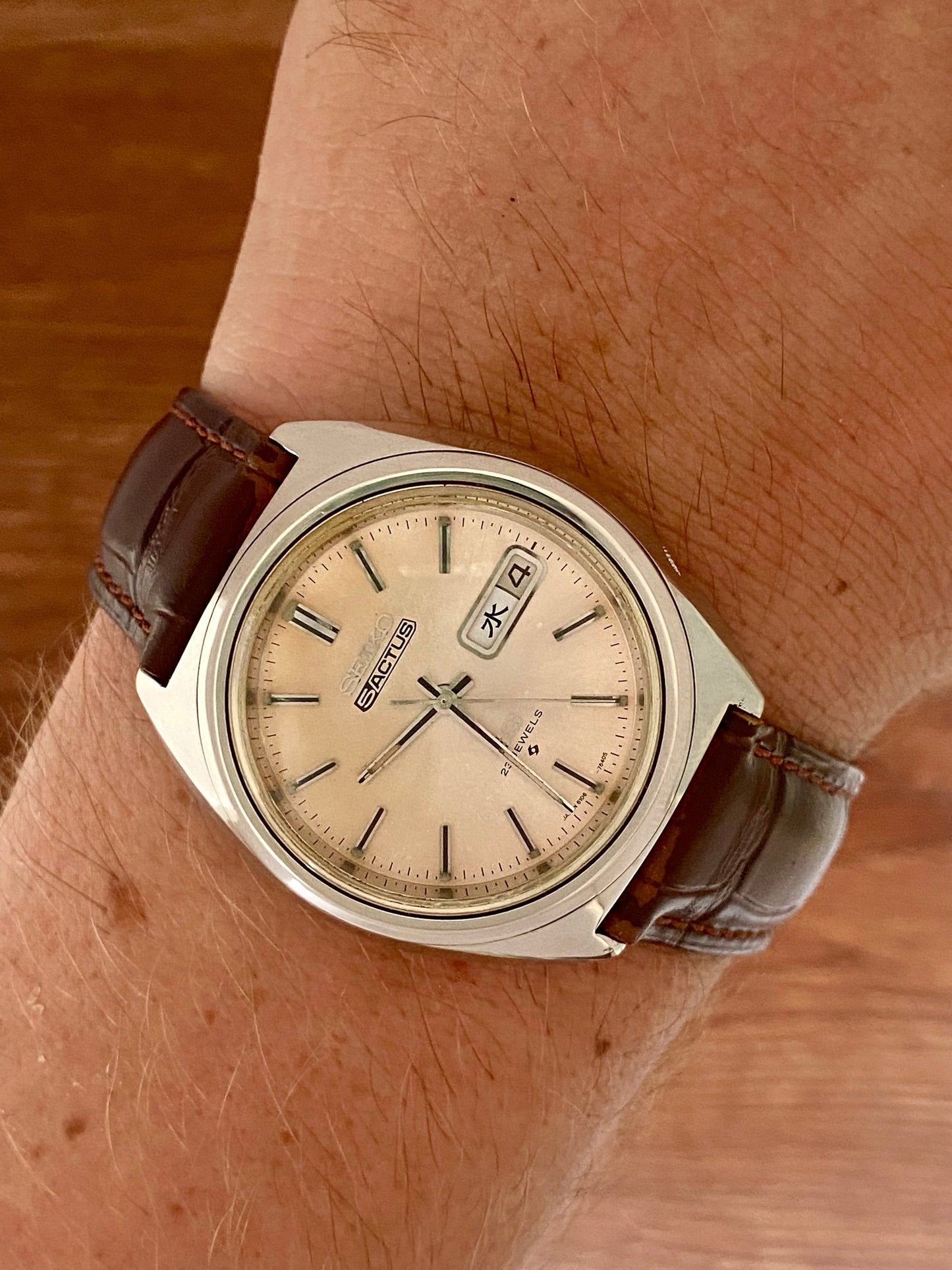 Vintage Seiko 5 SS Actus 6106-7520, Serviced, Salmon Dial November 1972 UK VINTAGE WATCH LTD