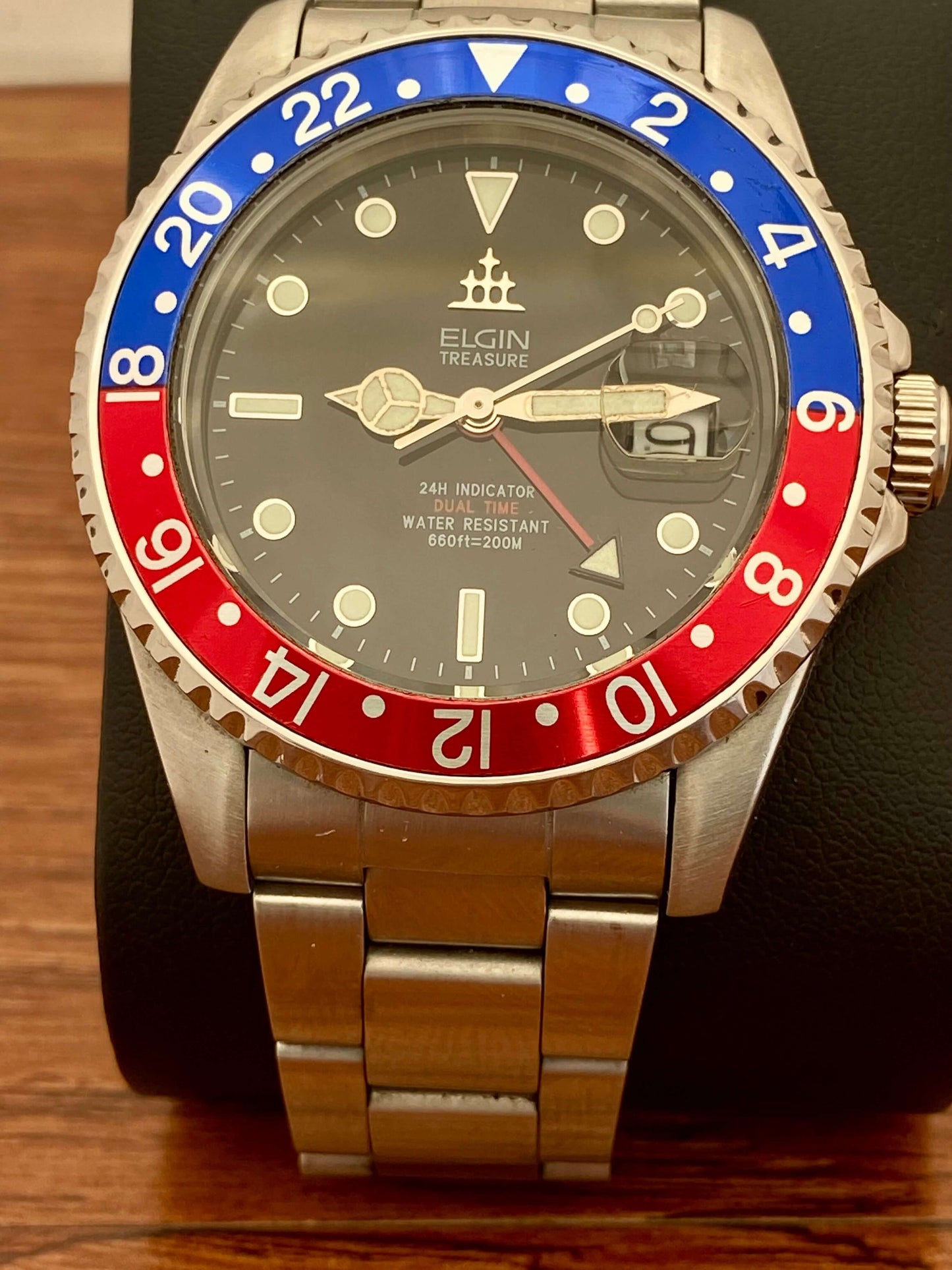 Vintage Elgin Quartz Treasure FK-1028-C, Blue & Red Bezel 1990s