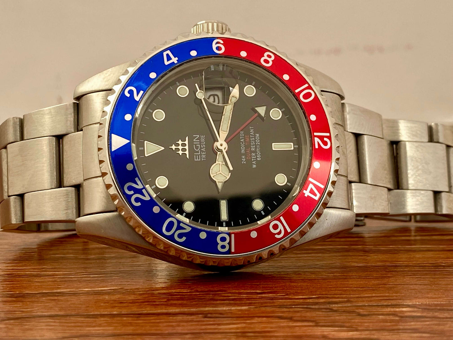 Vintage Elgin Quartz Treasure FK-1028-C, Blue & Red Bezel 1990s