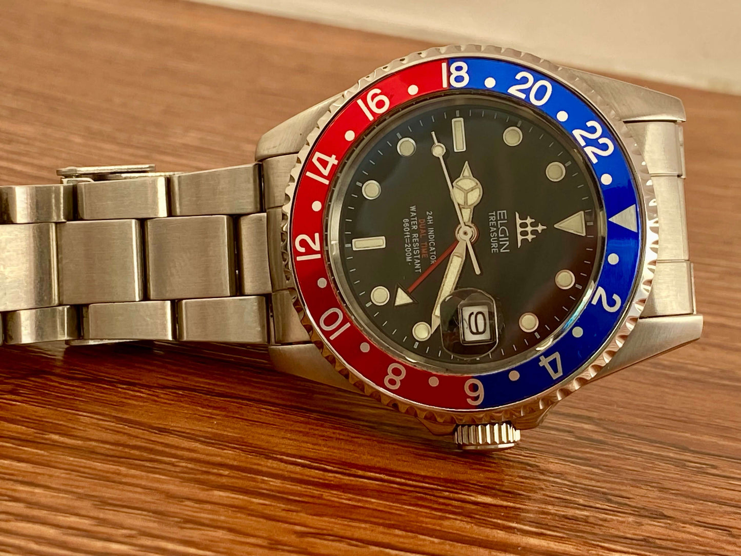 Vintage Elgin Quartz Treasure FK-1028-C, Blue & Red Bezel 1990s