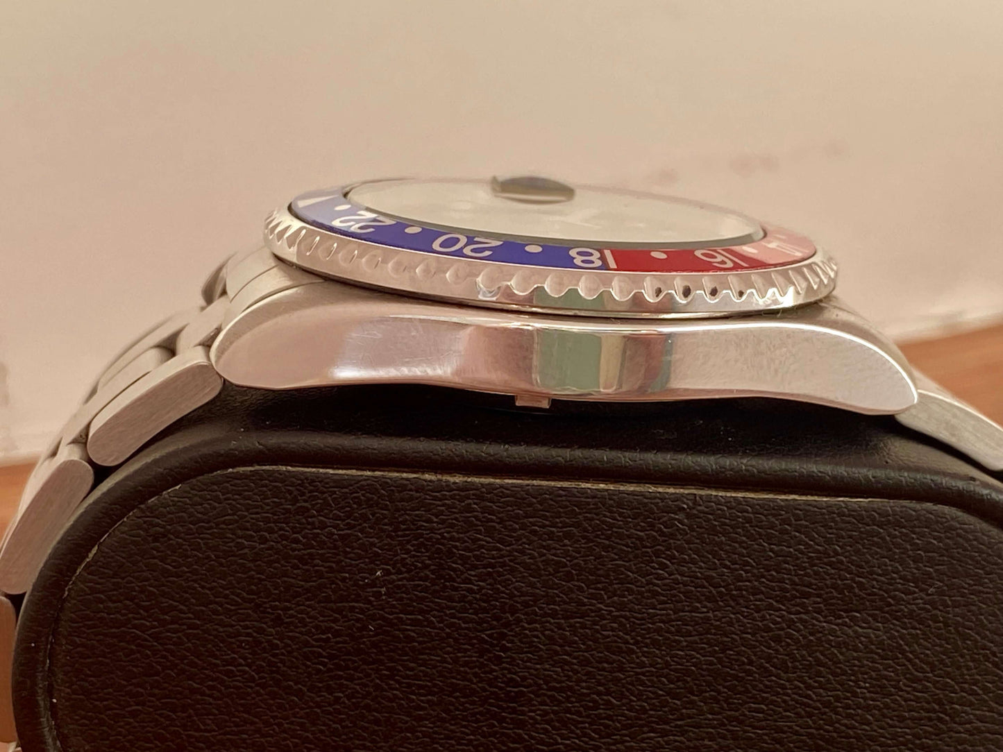 Vintage Elgin Quartz Treasure FK-1028-C, Blue & Red Bezel 1990s