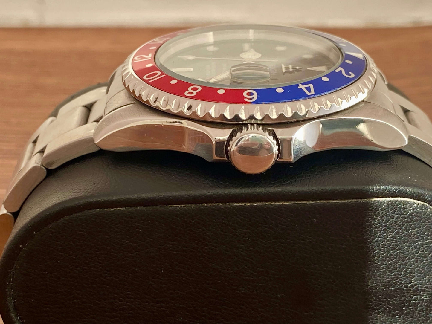 Vintage Elgin Quartz Treasure FK-1028-C, Blue & Red Bezel 1990s