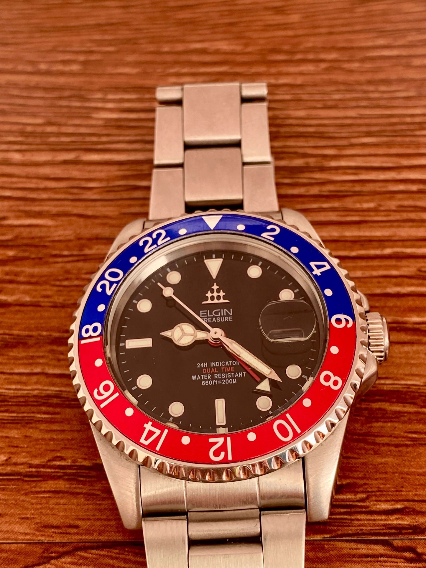Vintage Elgin Quartz Treasure FK-1028-C, Blue & Red Bezel 1990s