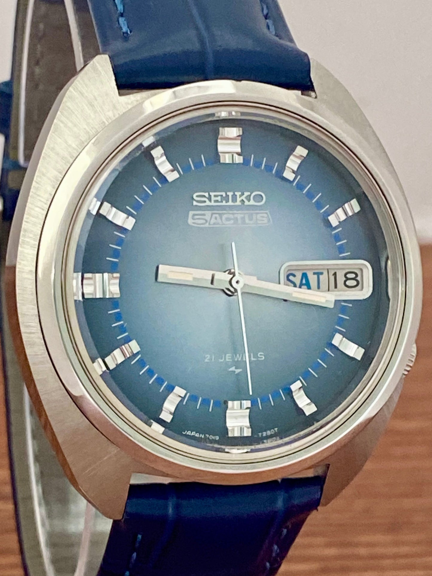 Vintage Seiko 5 Actus 7019-7210 Blue SERVICED Auto January 1974