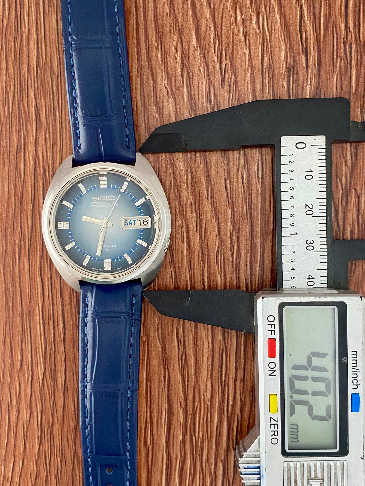 Vintage Seiko 5 Actus 7019-7210 Blue SERVICED Auto January 1974