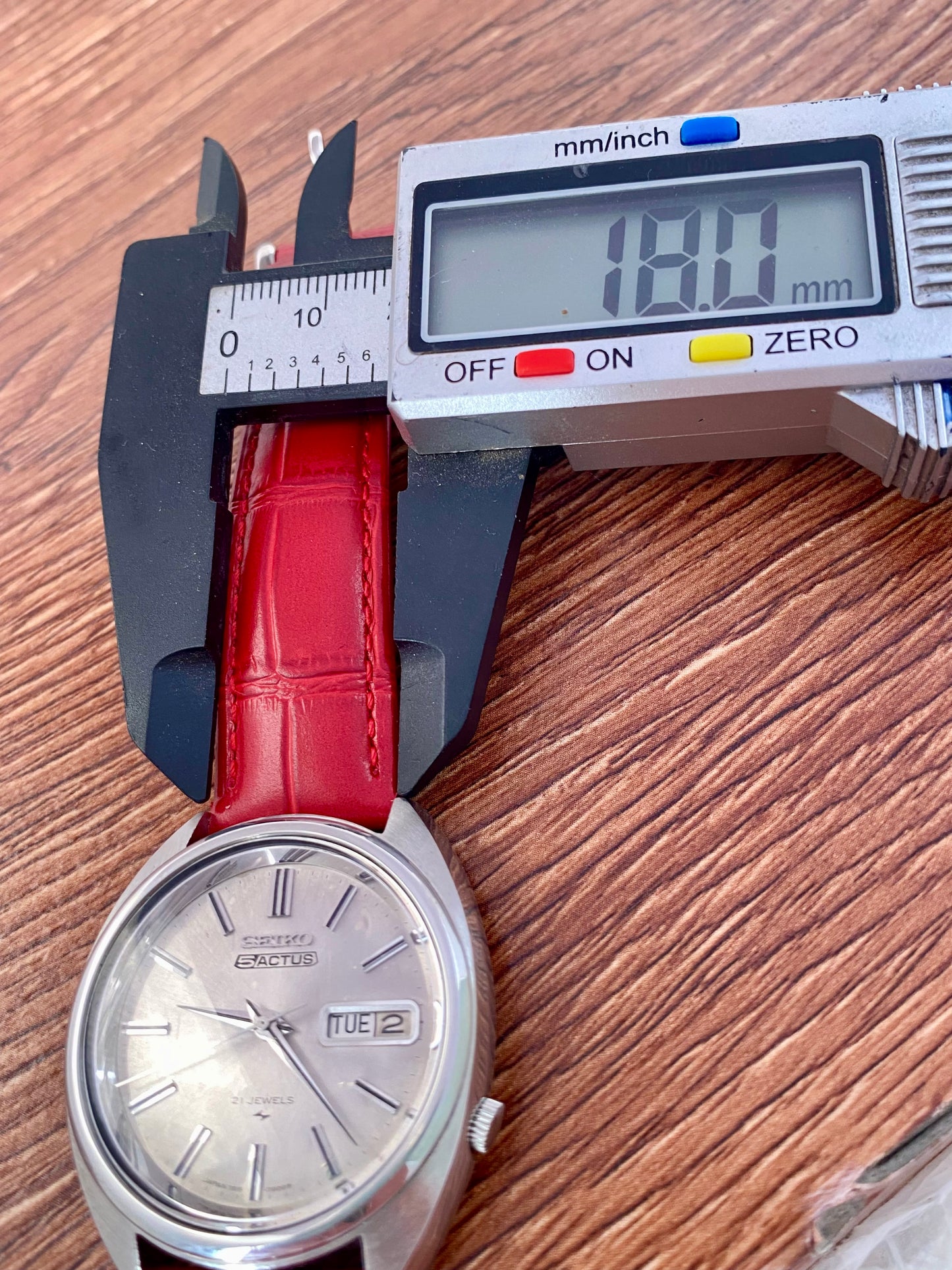 Vintage Seiko 5 Actus 7019-7040 Serviced Auto, November 1979