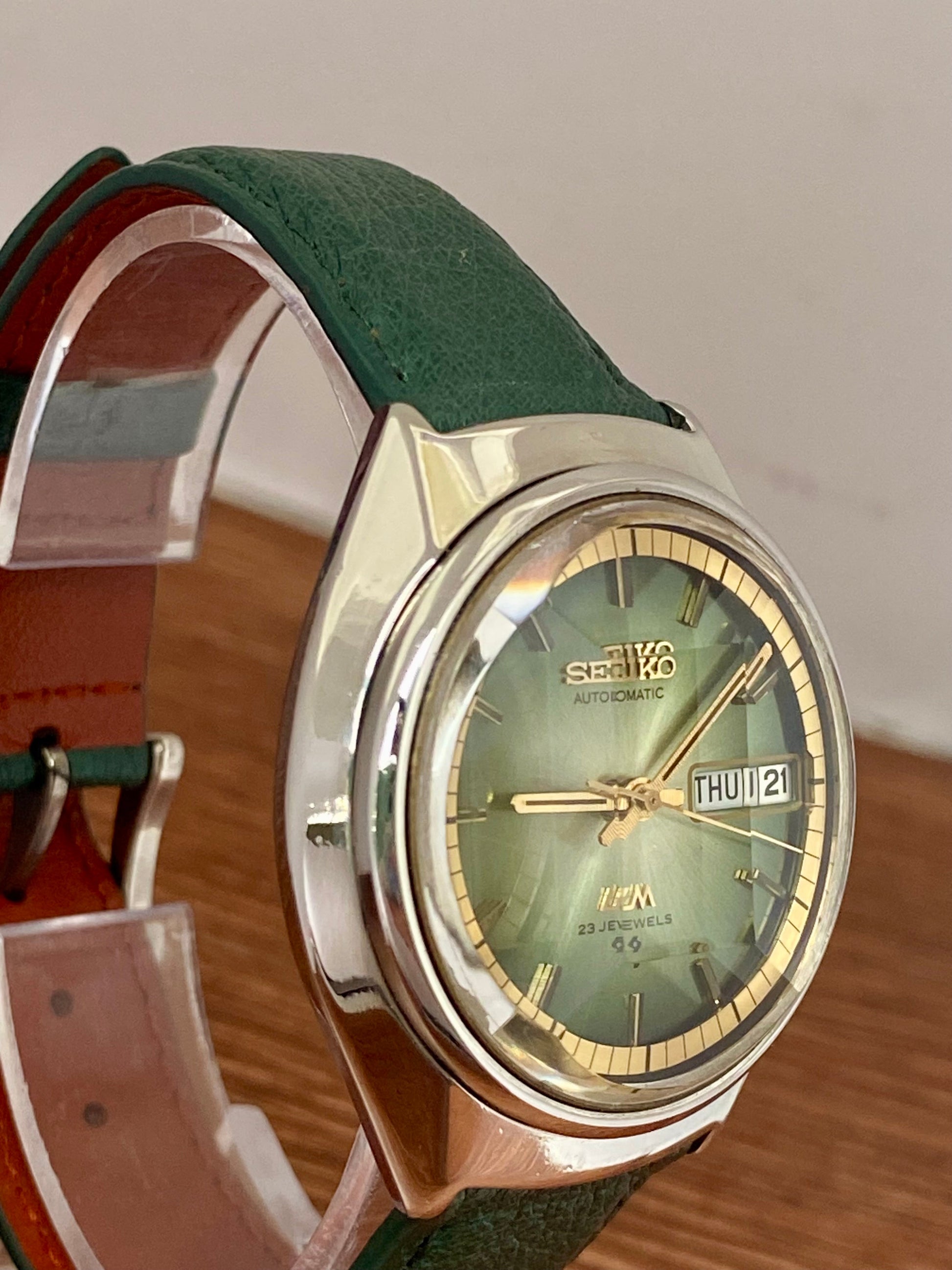 Vintage Seiko Lord Matic 5606-7270 Serviced Automatic, July 1973 UK VINTAGE WATCH LTD