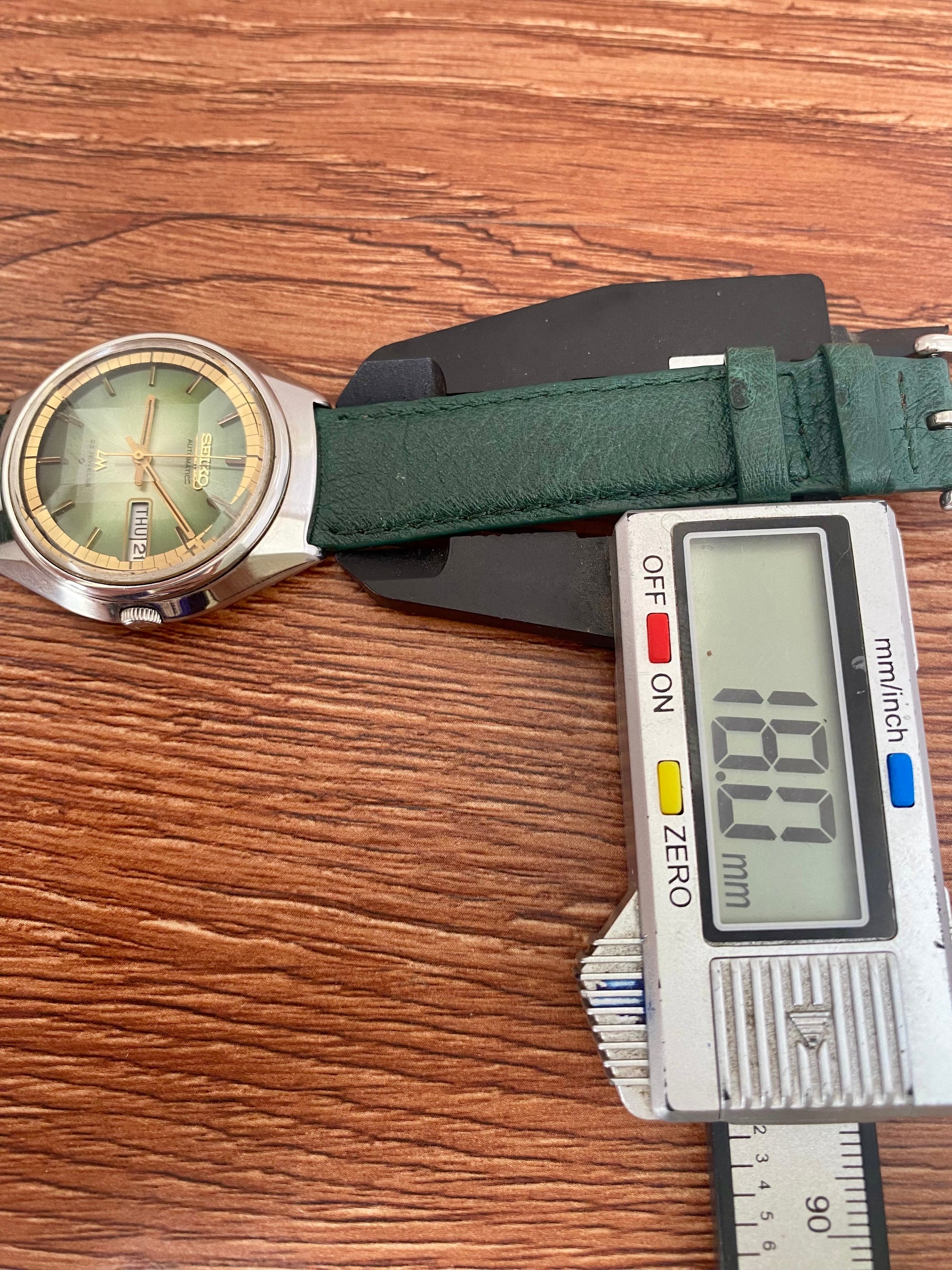 Vintage Seiko Lord Matic 5606-7270 Serviced Automatic, July 1973 UK VINTAGE WATCH LTD