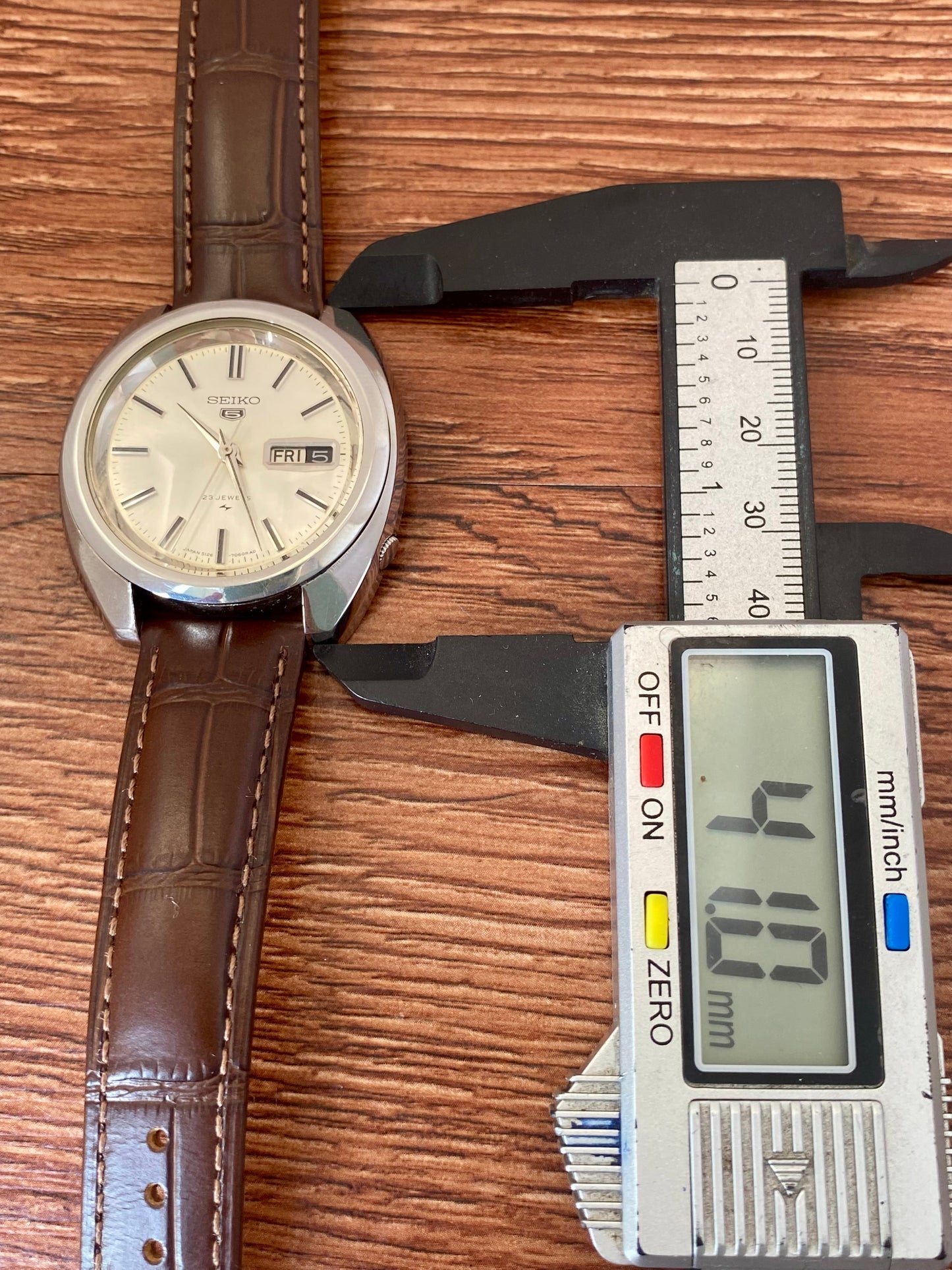 Vintage Seiko 5 5126-7020 Serviced Automatic June 1969 UK VINTAGE WATCH LTD