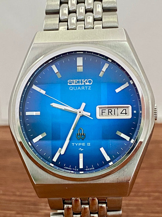 Vintage Seiko Quartz 7123-8020 Type 2 Blue December 1978 UK VINTAGE WATCH LTD
