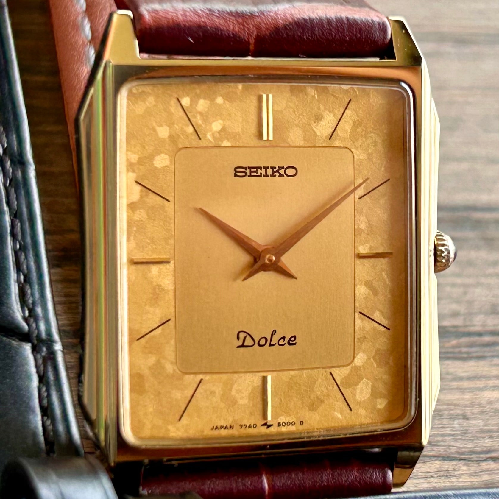 Vintage Seiko Dolce 7740-5000 Quartz Gold Flake, April 1987 UK VINTAGE WATCH LTD