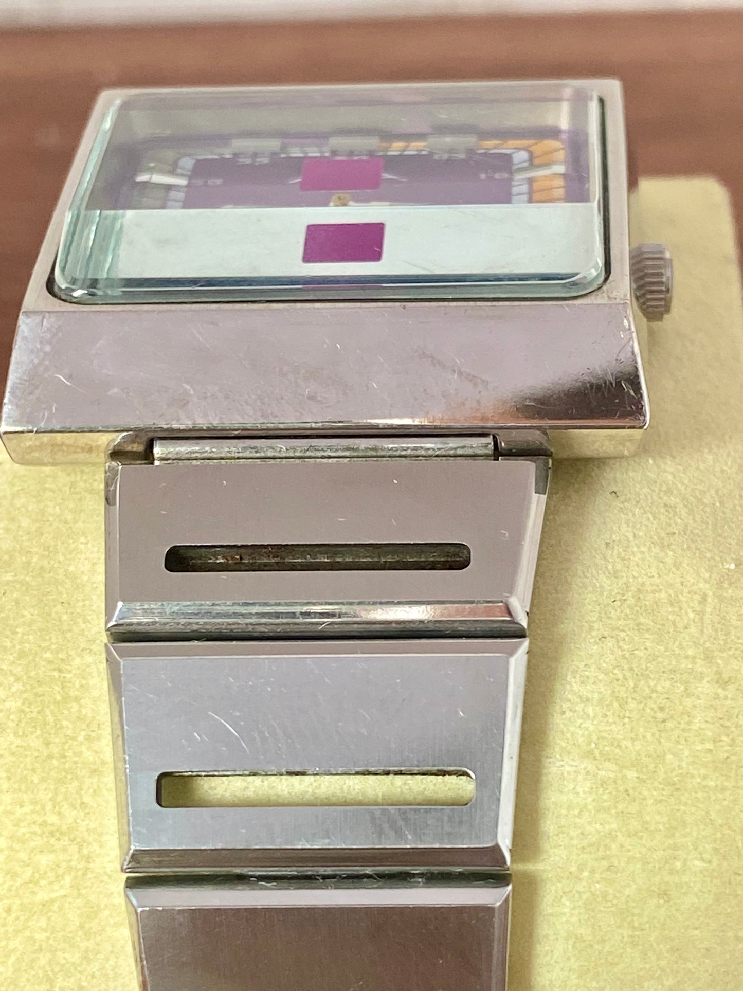 Vintage Seiko V733-5A40 AKA ALBA, Limited Edition December 1996 UK VINTAGE WATCH LTD