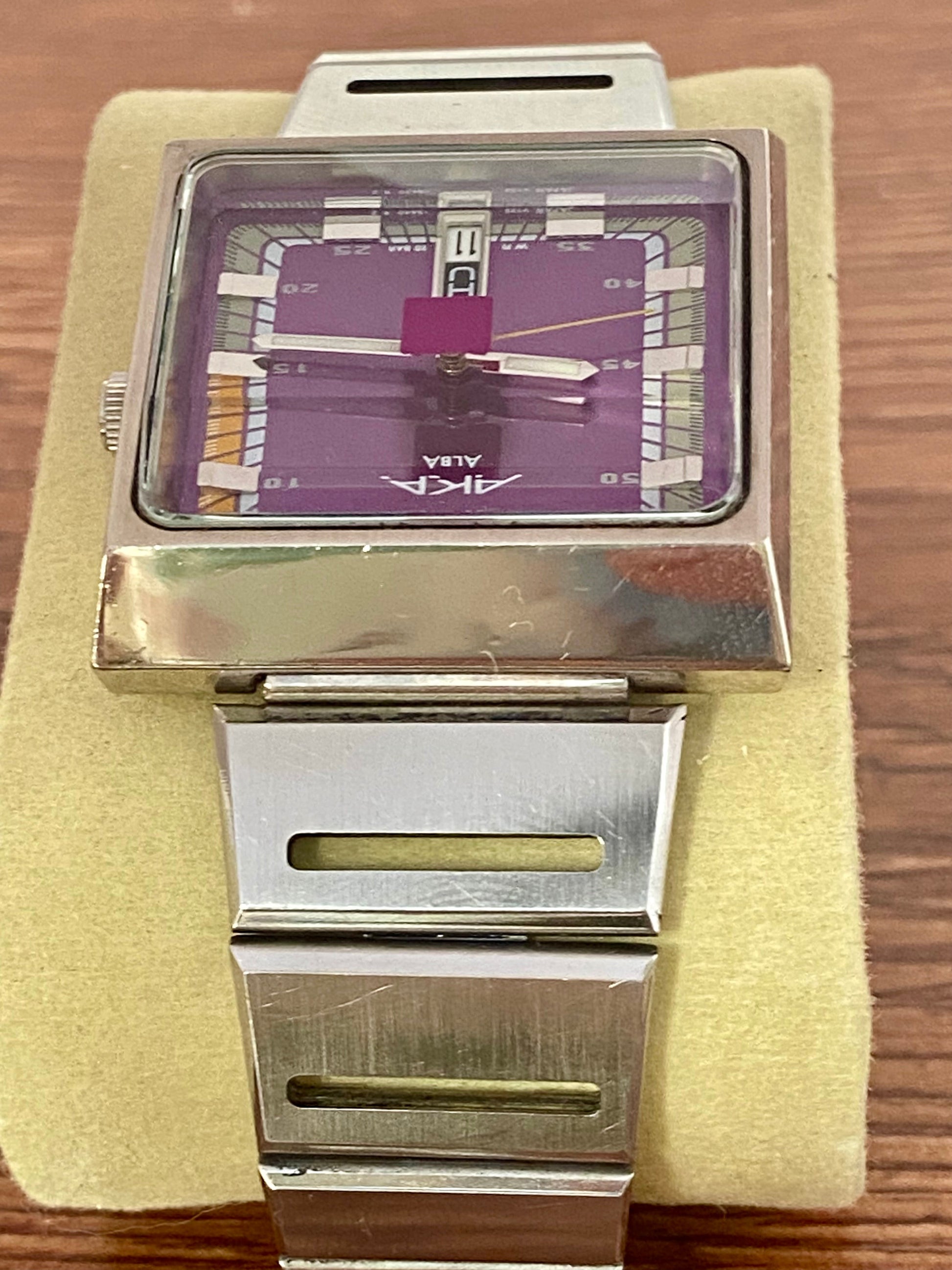 Vintage Seiko V733-5A40 AKA ALBA, Limited Edition December 1996 UK VINTAGE WATCH LTD