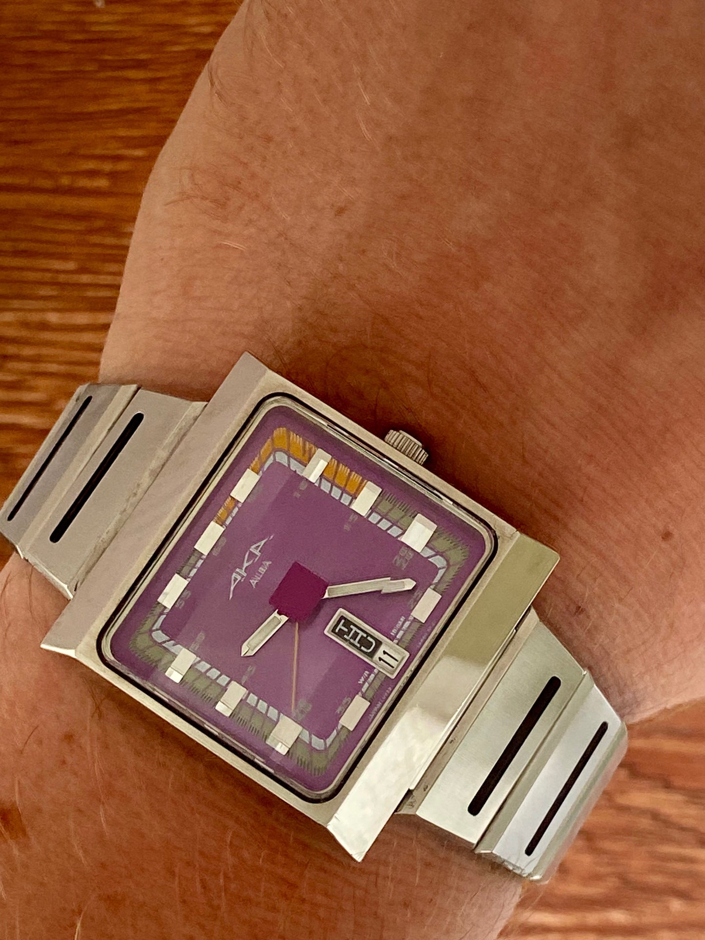 Vintage Seiko V733-5A40 AKA ALBA, Limited Edition December 1996 UK VINTAGE WATCH LTD