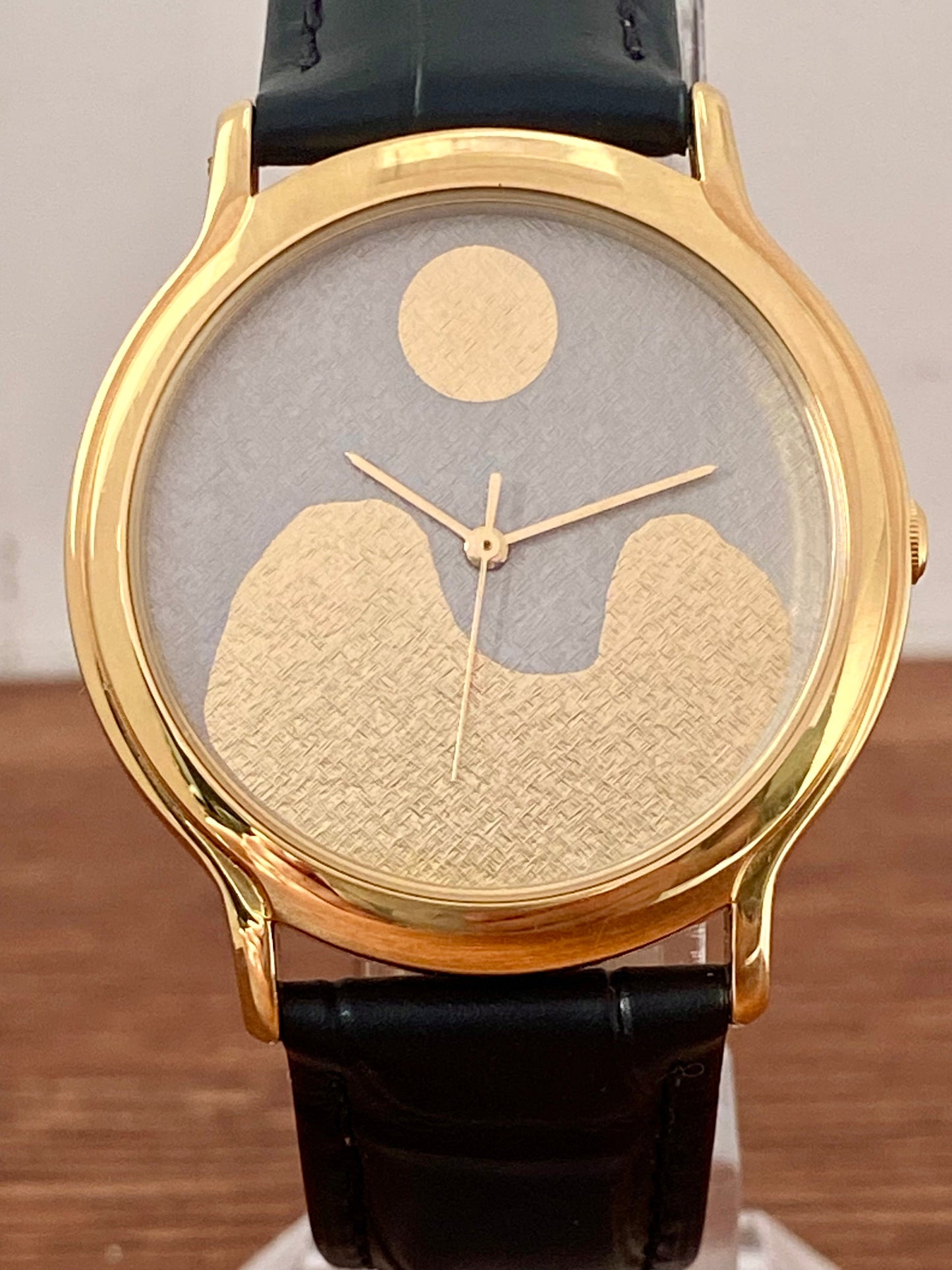 Vintage Seiko Quartz V811-2020 Limited Edition Sumo, Rising Sun, January 1993 UK VINTAGE WATCH LTD
