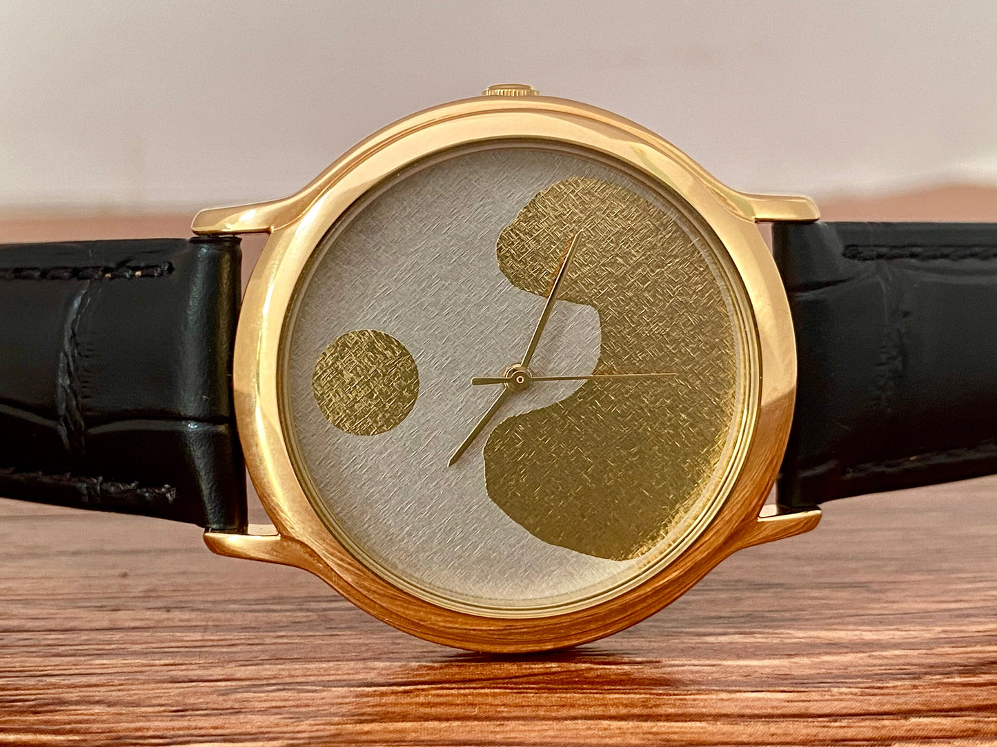 Vintage Seiko Quartz V811-2020 Limited Edition Sumo, Rising Sun, January 1993 UK VINTAGE WATCH LTD
